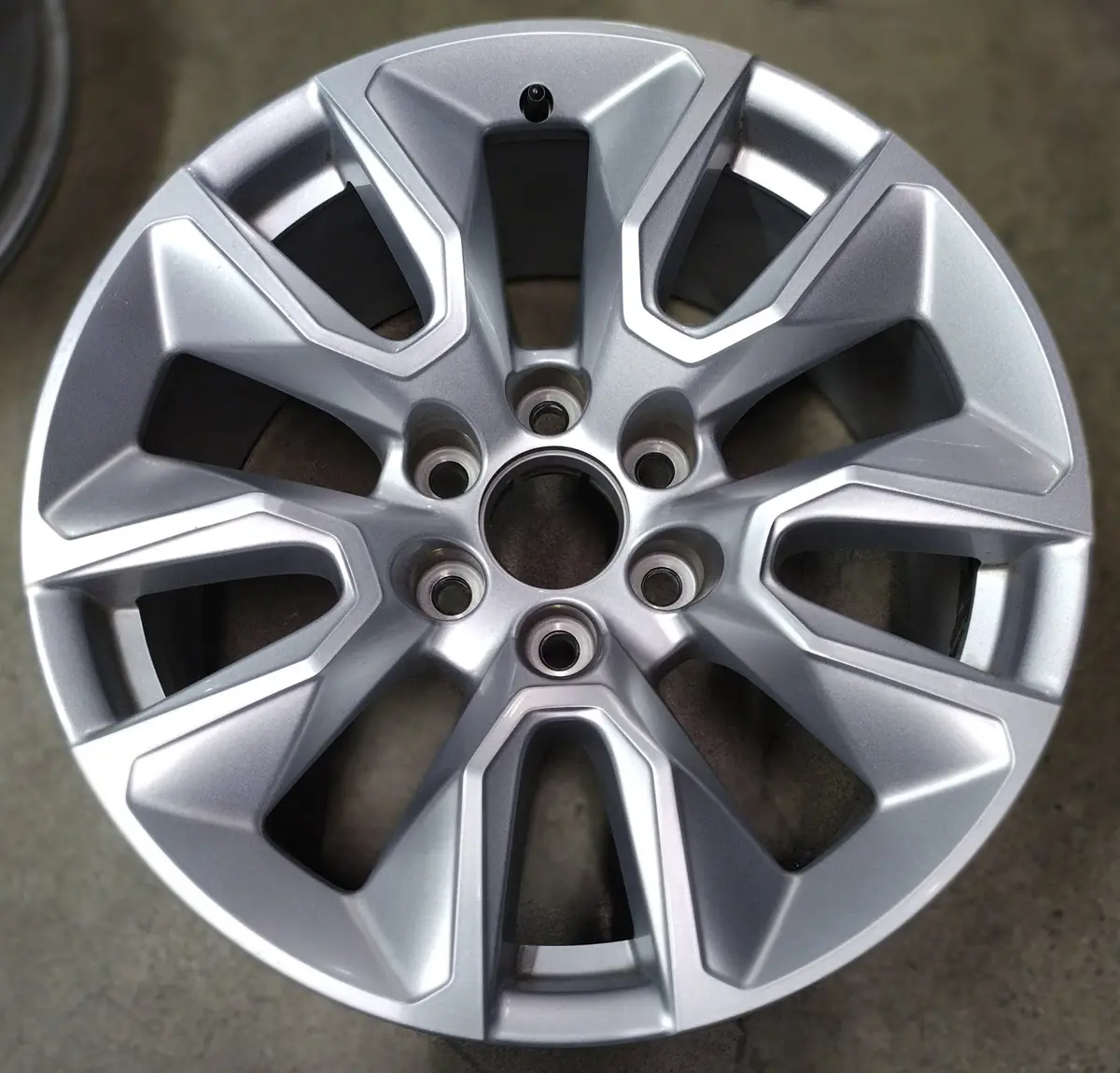 Sold One (1) 2023 Chevy Silverado Ltz Factory 20 Wheel Oem Rim 5916 Tahoe Suburban Silver 1