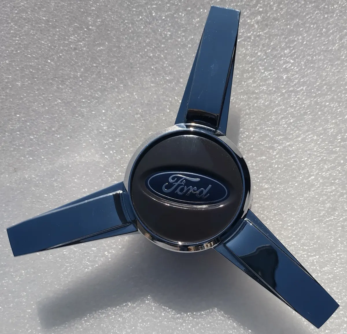 08251101-Cc20 One Single 2005-2009 Ford Mustang Oem Spinner Center Cap 1