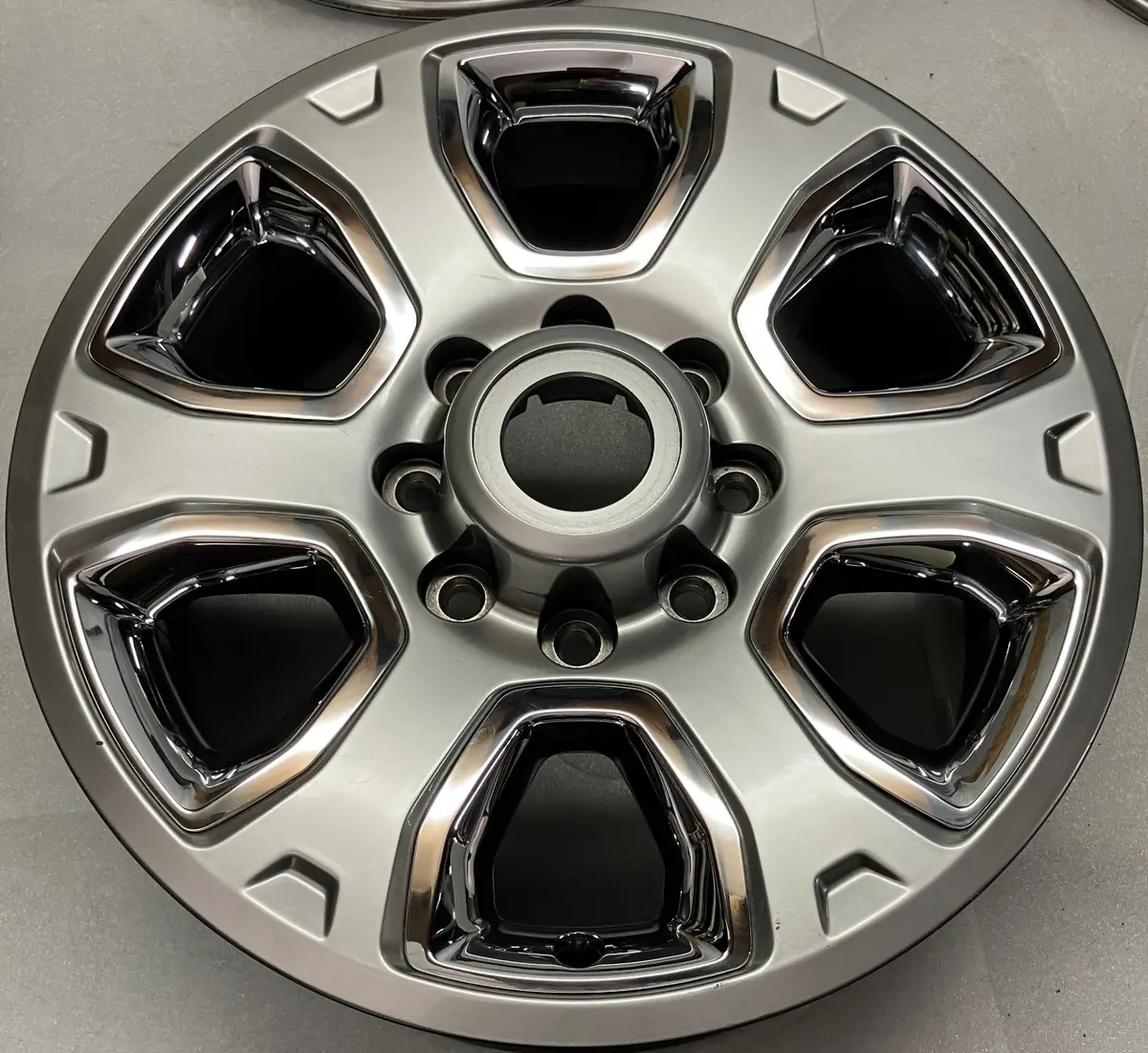 Sold (1) Single Oem 20" 2018 Ram 2500 3500 2477A Factory Alloy Wheel Rim 1Vq85trmab 1