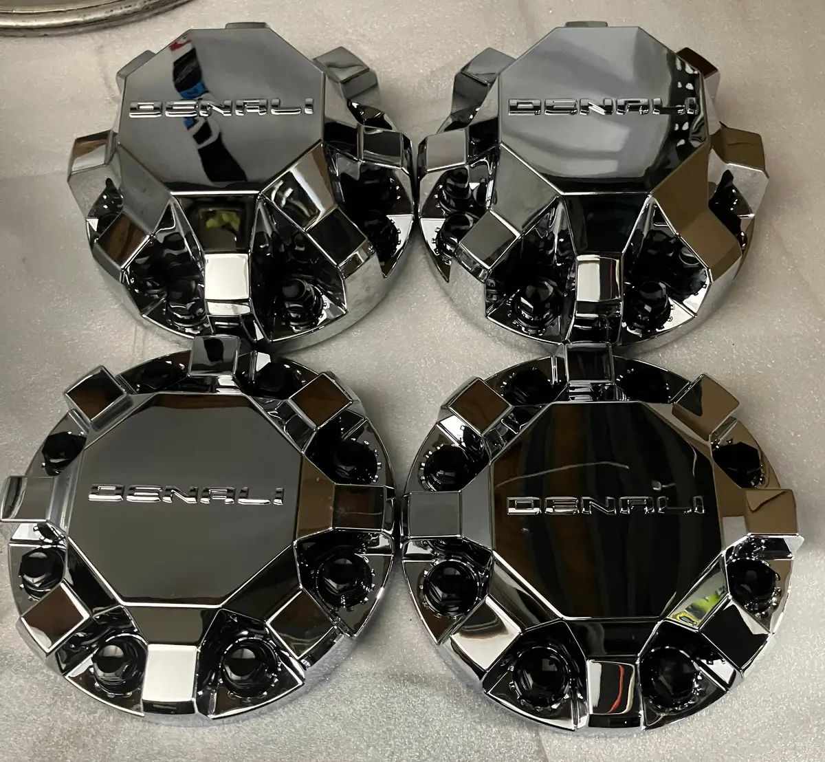Sold Four Center Caps For 2024 2025 2026 Gmc Sierra Denali 3500 Drw 84859693 Oem 1