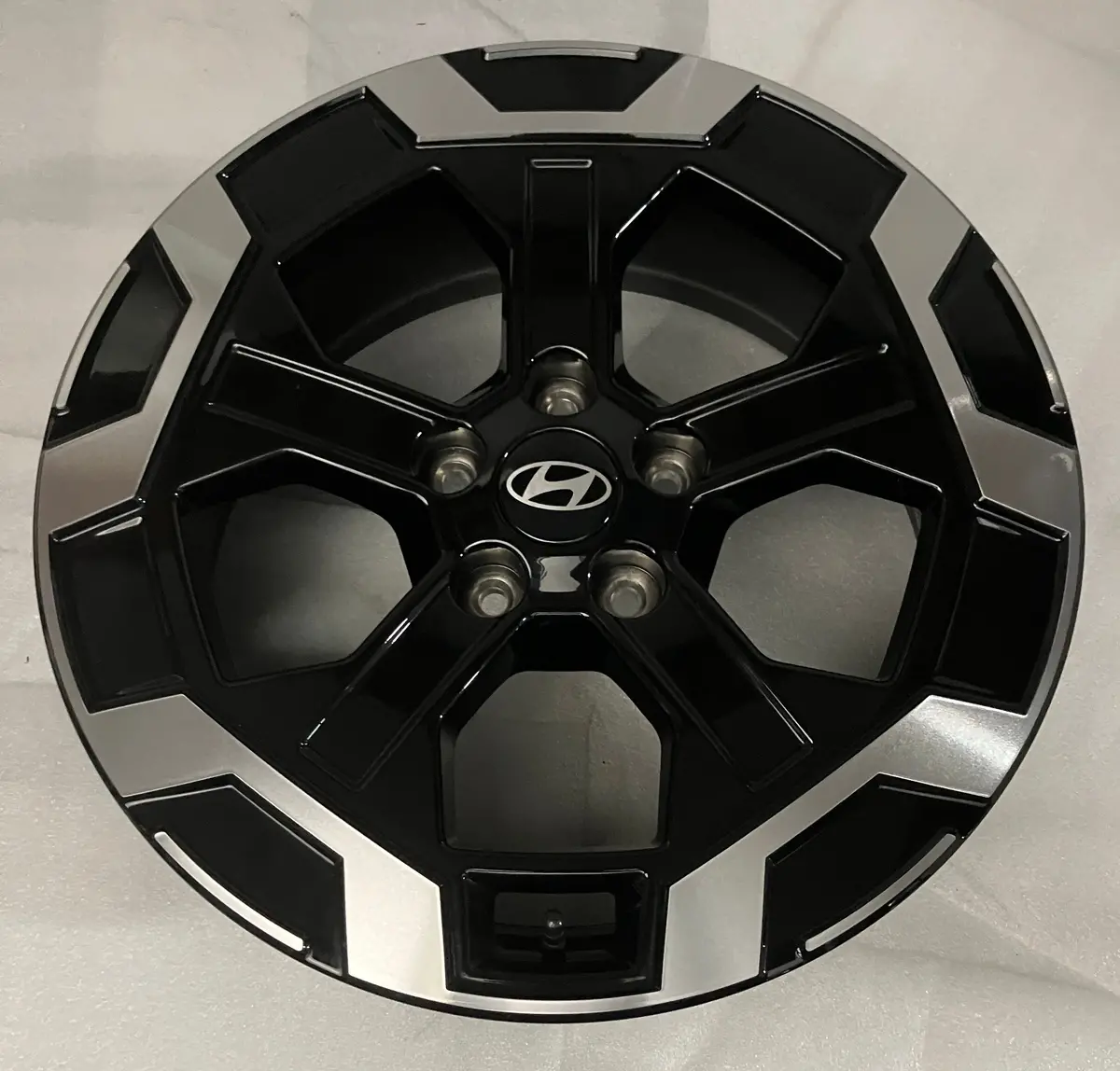 One 2024 Hyundai Santa Fe Factory 18 Wheel Oem Palisade Rim Tucson Single 1