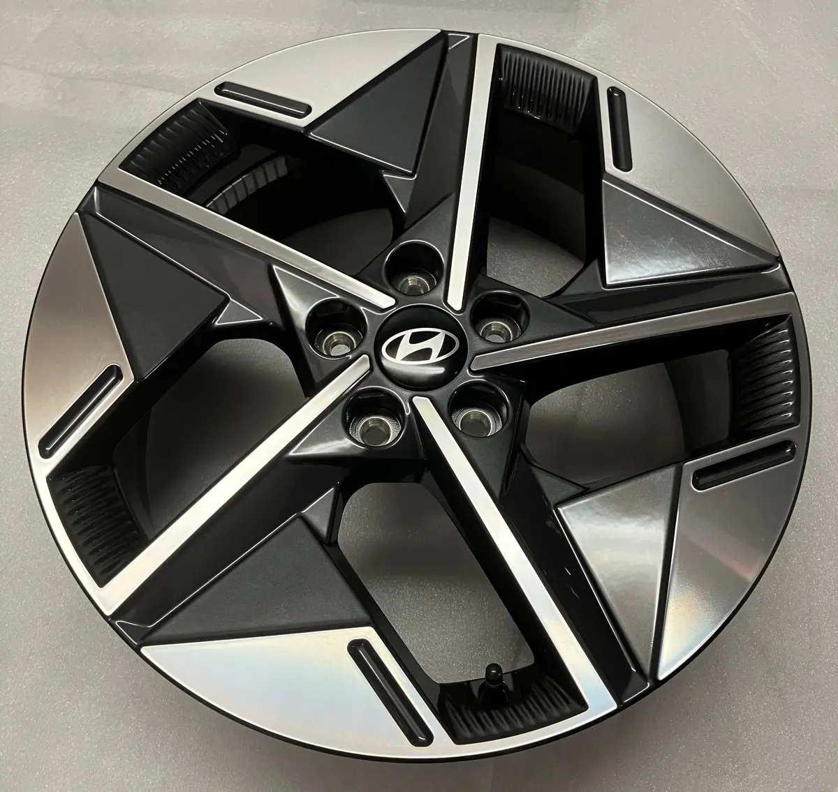 Sold Single Oem Hyundai Tucson Factory Alloy Wheel Rim 52910-N7620 71106 1