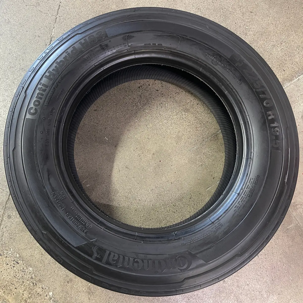 Four Continental Conti Hybrid Hs3 225/70Nr19.5 Take Off F450 Oem Factory Tire 1