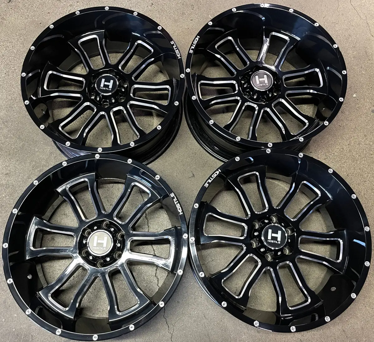 Four Chevy Silverado Gmc Sierra Ram 1500 22 Wheels Hostile 22X10.0 -25Mm 6X139.7 1