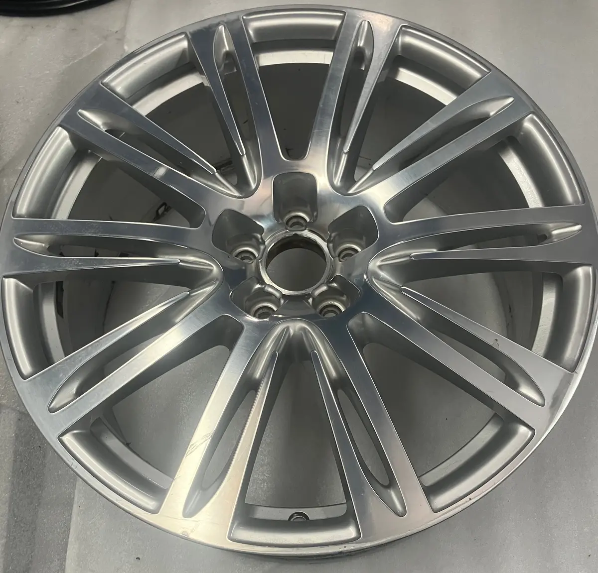 Single Oem 2016 Audi A8 20" Factory Alloy Wheel Rim 58871 4H0601025n 1