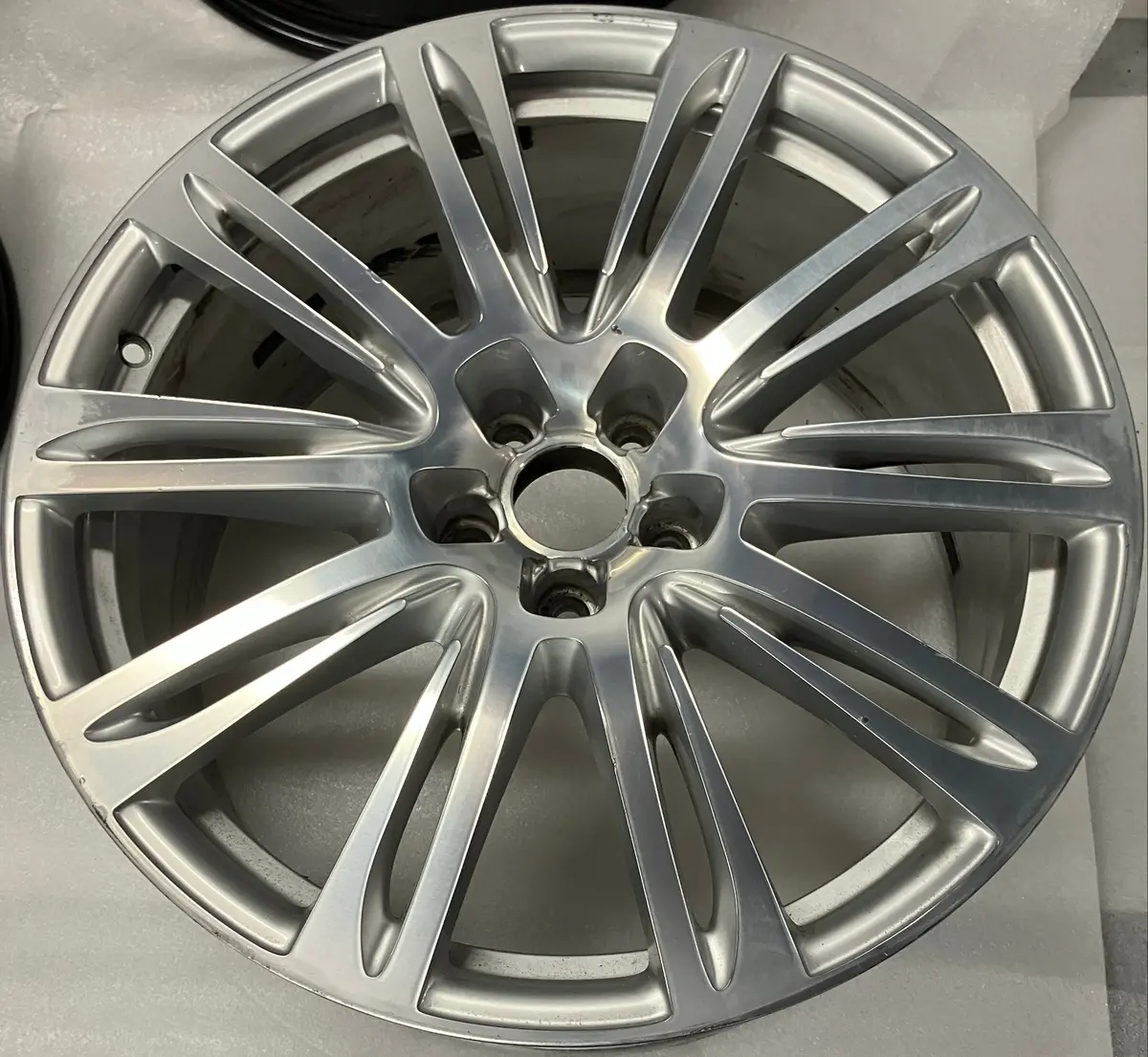 One Oem 2016 Audi A8 20" Factory Alloy Wheel Rim 58871 4H0601025n 1