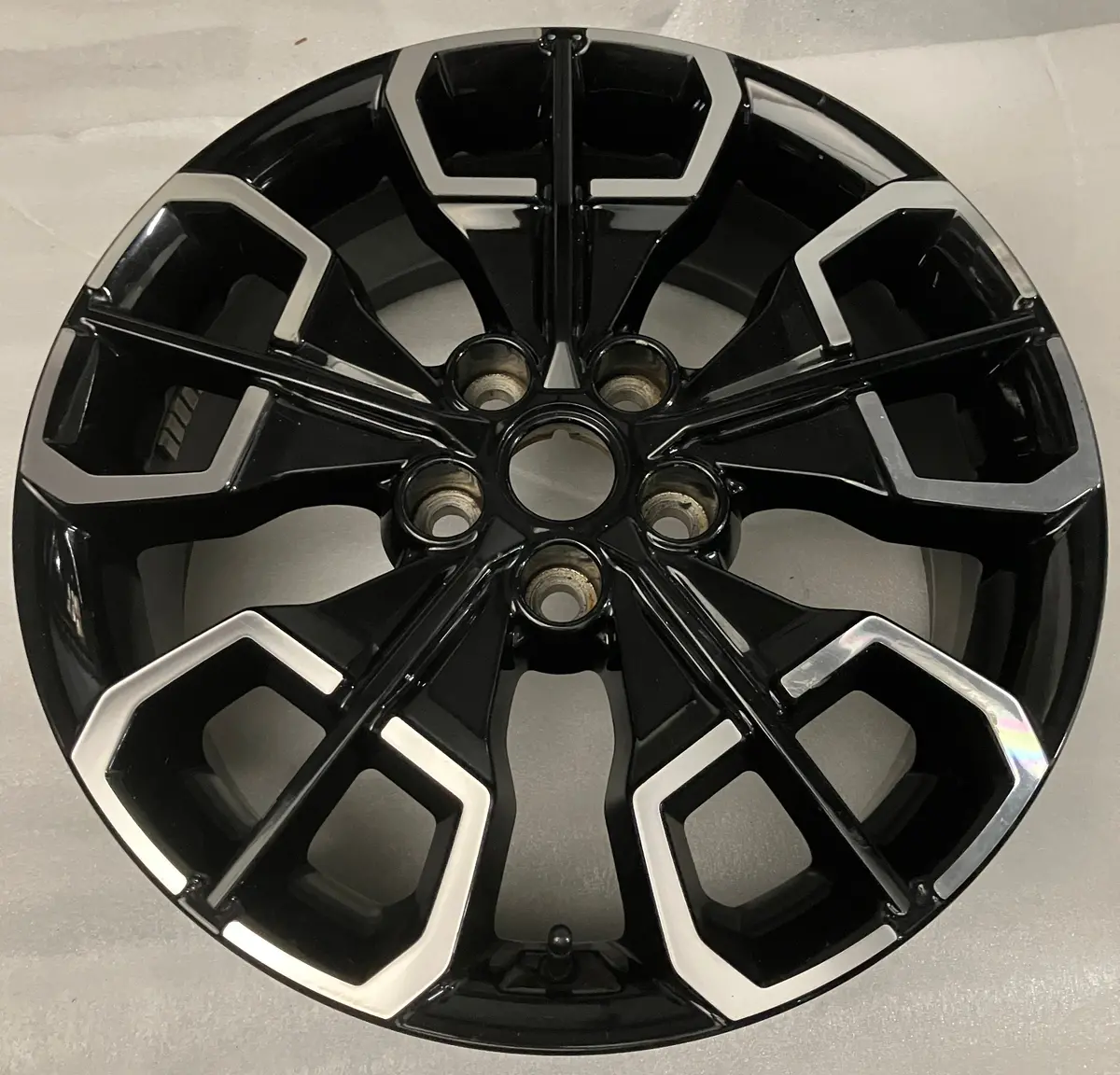 Sold (1) Single Factory 2024 Hyundai Santa Cruz 18" Wheel Oem 70661 Rim 52910K5100 1