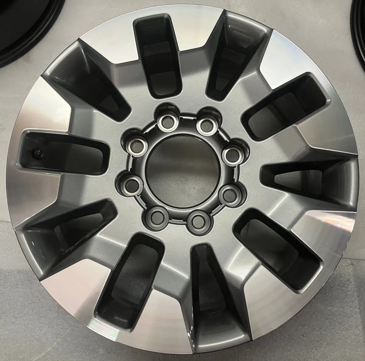 Single 2025 Chevrolet Silverado 2500 Machined Gray 20 Wheel Rim 14032 Oem 84742718 1