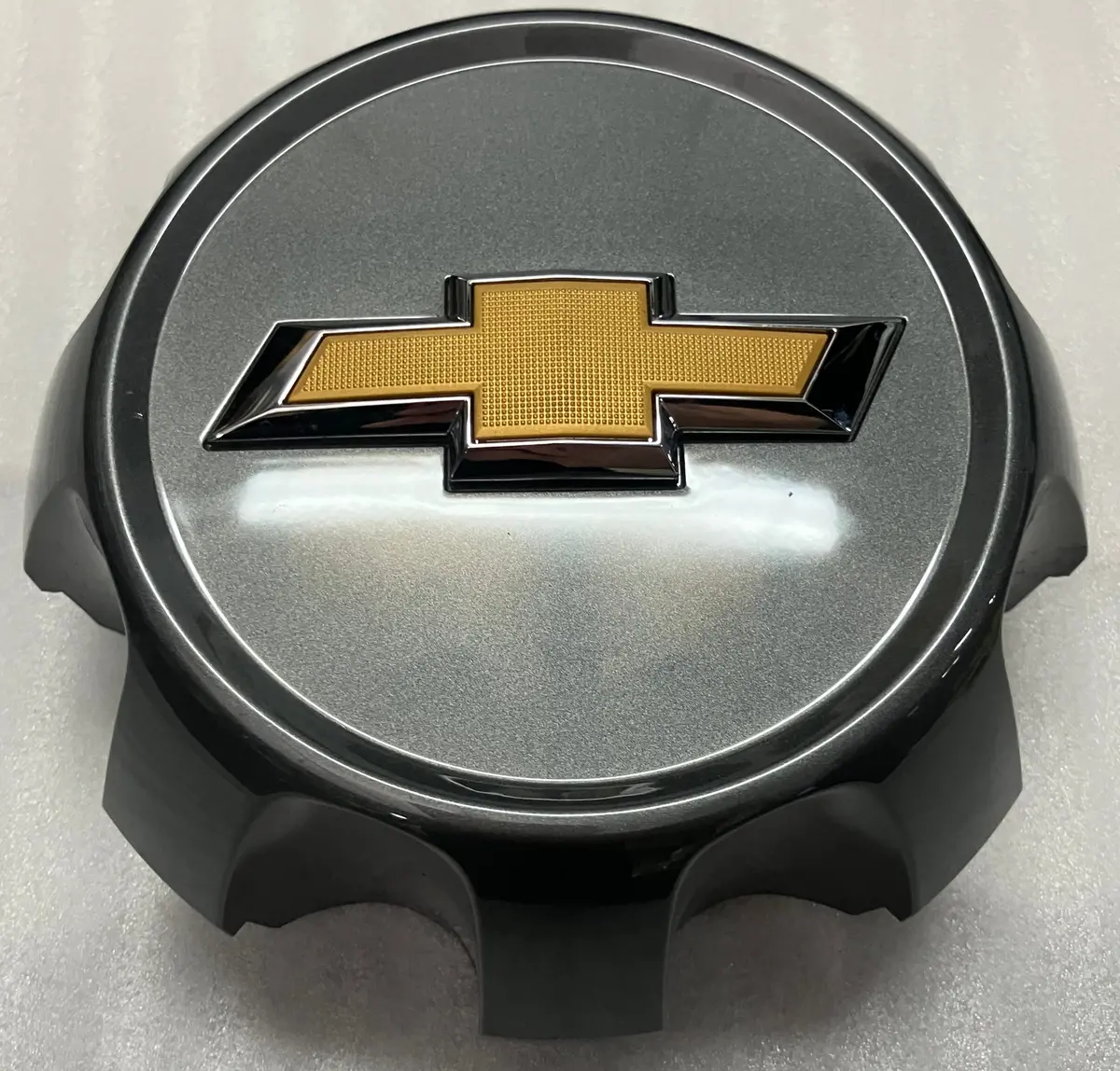 Single 21-25 Chevrolet Silverado 2500 3500 Hd Gray Oem Center Cap 5960 84307949 1