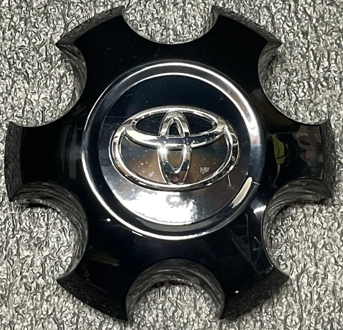 Sold C-06252508 One 2021-2023 Toyota Tacoma Factory Center Cap 4260B-04091 Oem 1