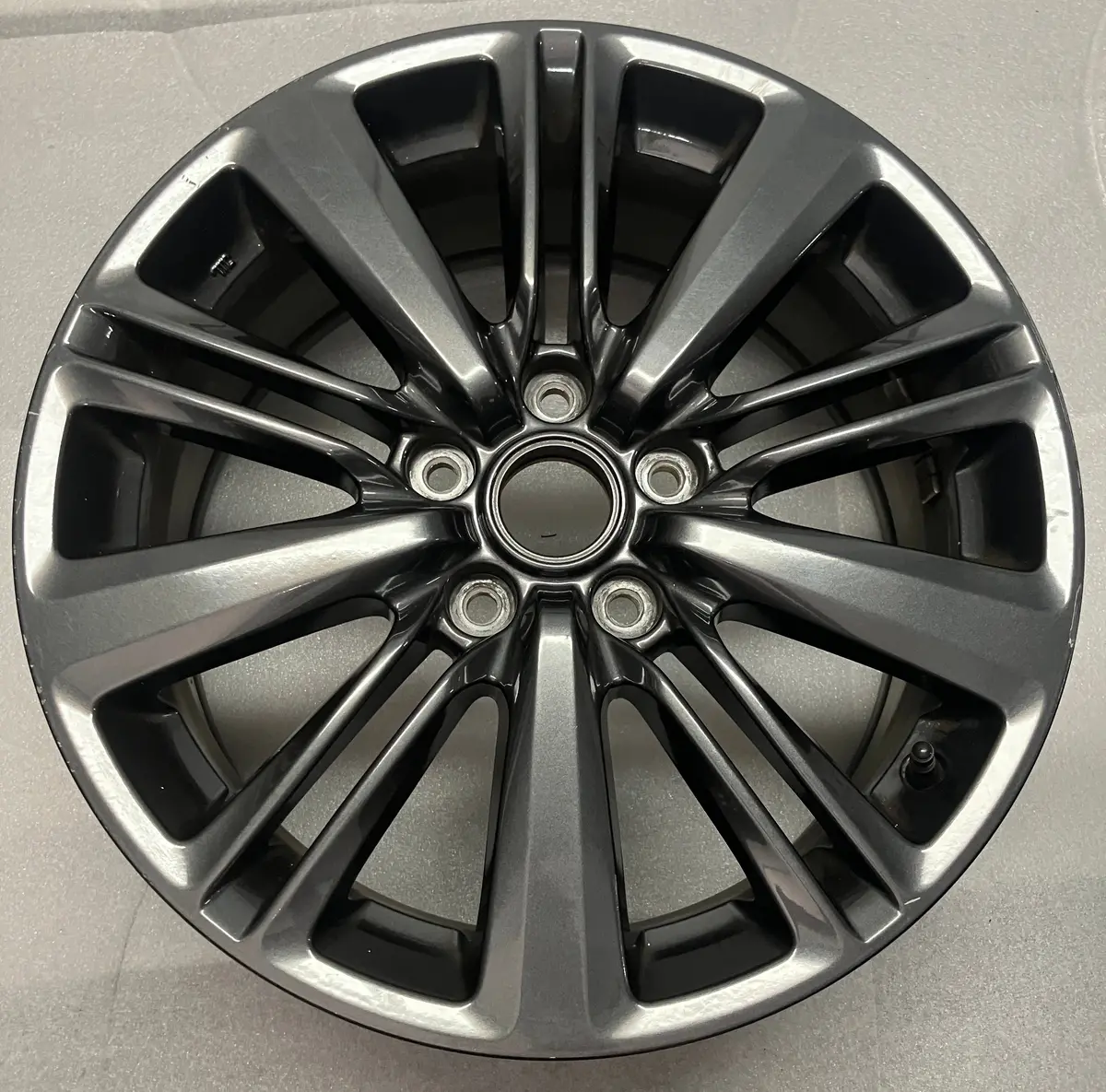 (1) One Factory Subaru Impreza Wrx 17 Wheel Oem 68829 Rim 28111Va020 Charcoal 1