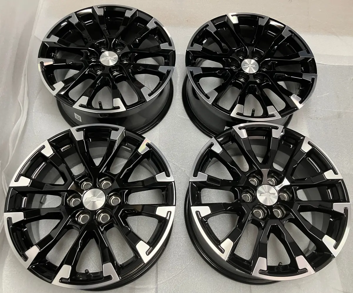 Four 2025 Chevy Traverse Oem Factory 18 Wheels 14154 Rims 84886617 Black Sensors 1