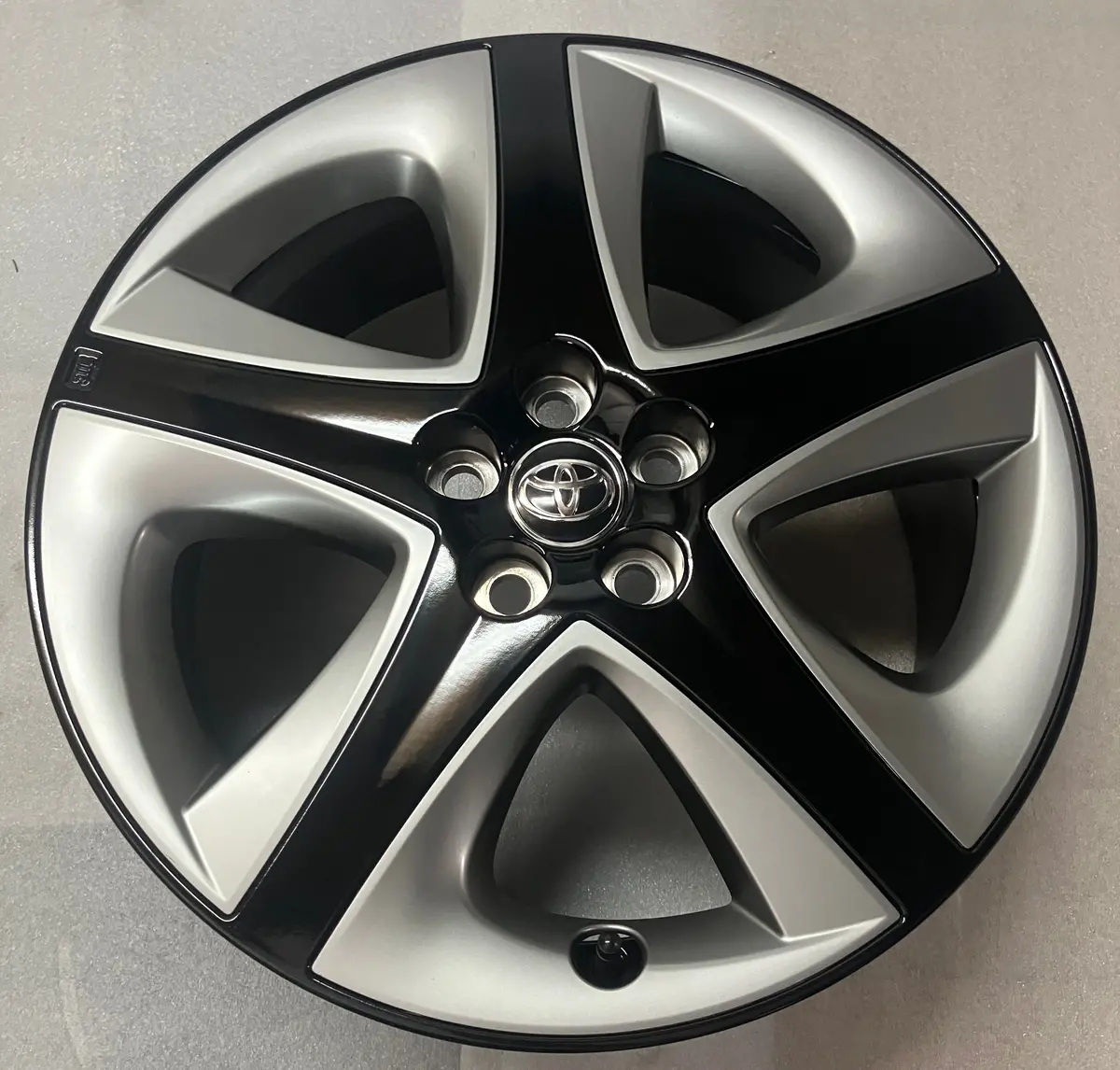 Sold One 2016-2022 Toyota Prius Factory 17" Wheel Rim 75204 Oem 4261147500 4261147510 1