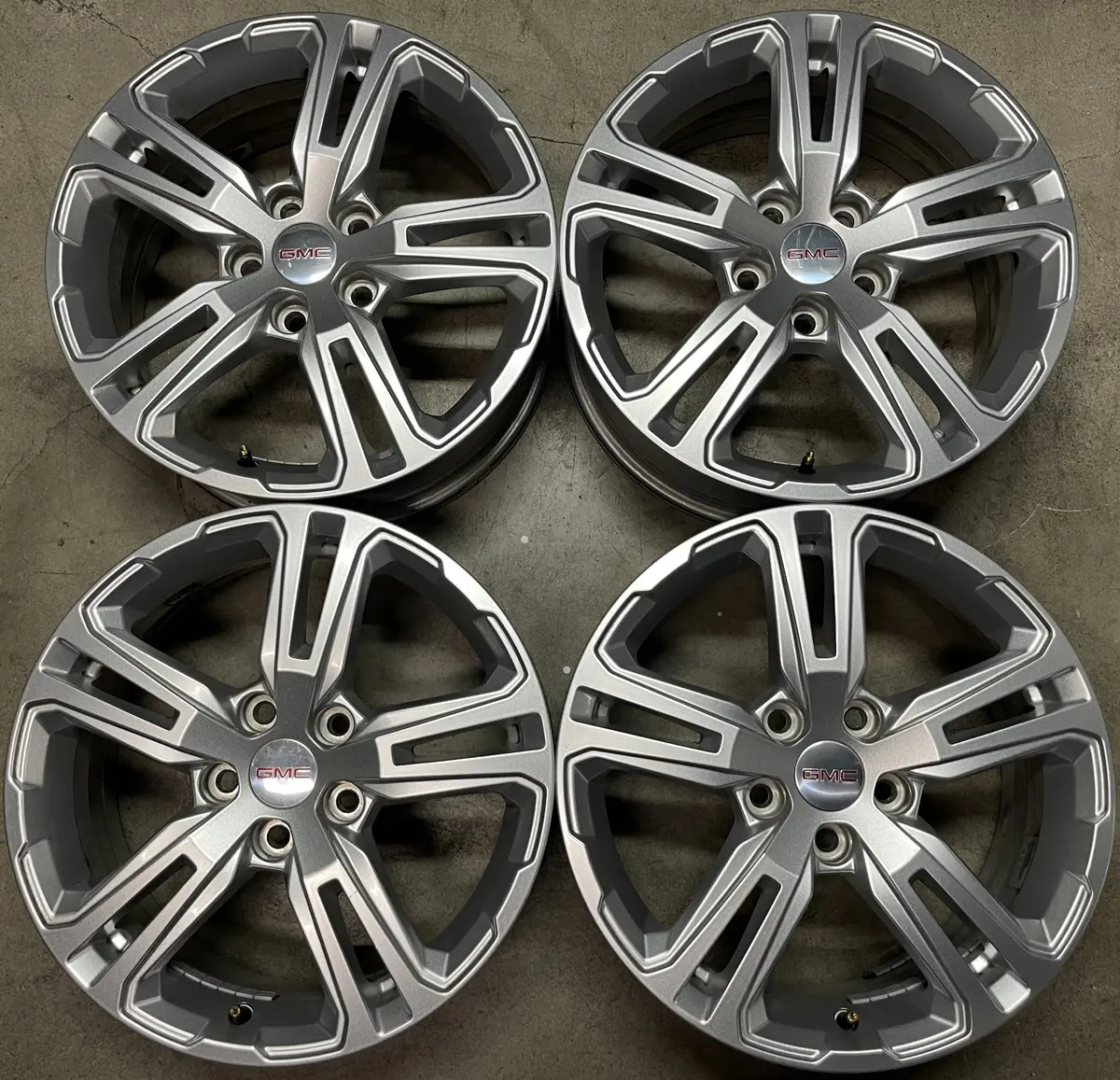 Four 2018 Gmc Terrain Factory 17 Wheels Oem 5833 Rims 23354524 1