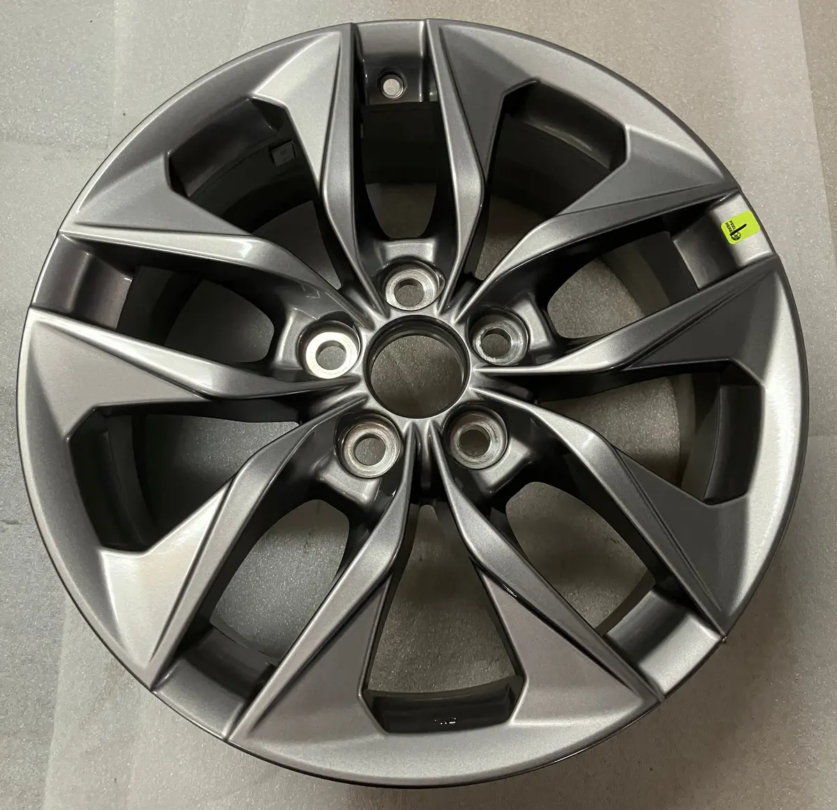 Single 2025 Toyota Sienna Factory 17 Alloy Wheel Rim 4261108200 Oem 69143 1