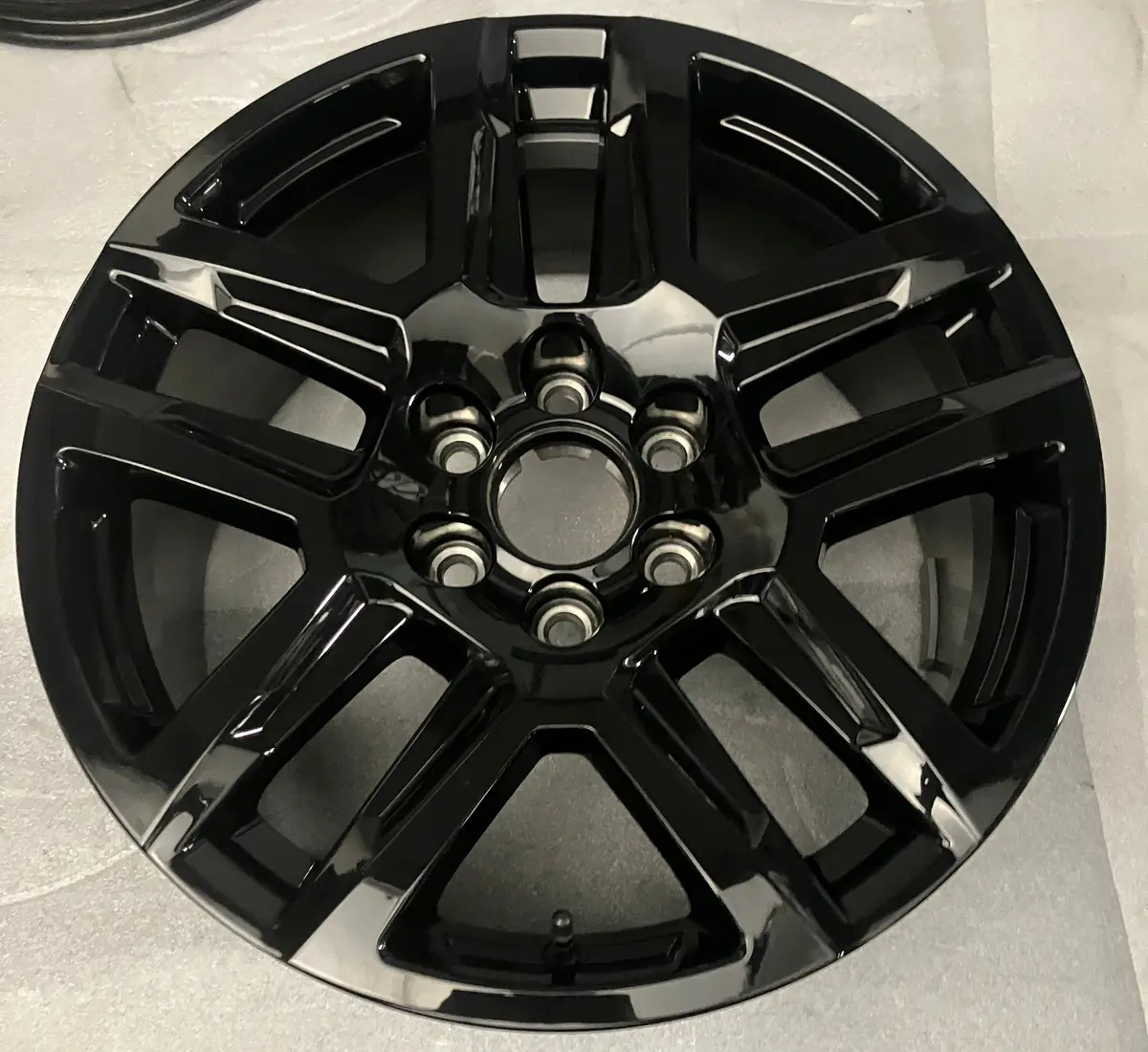 One Single 2025 Chevy Silverado Ltz Factory 20" Wheel Oem 5913 Rim Tahoe Black 23377017 1