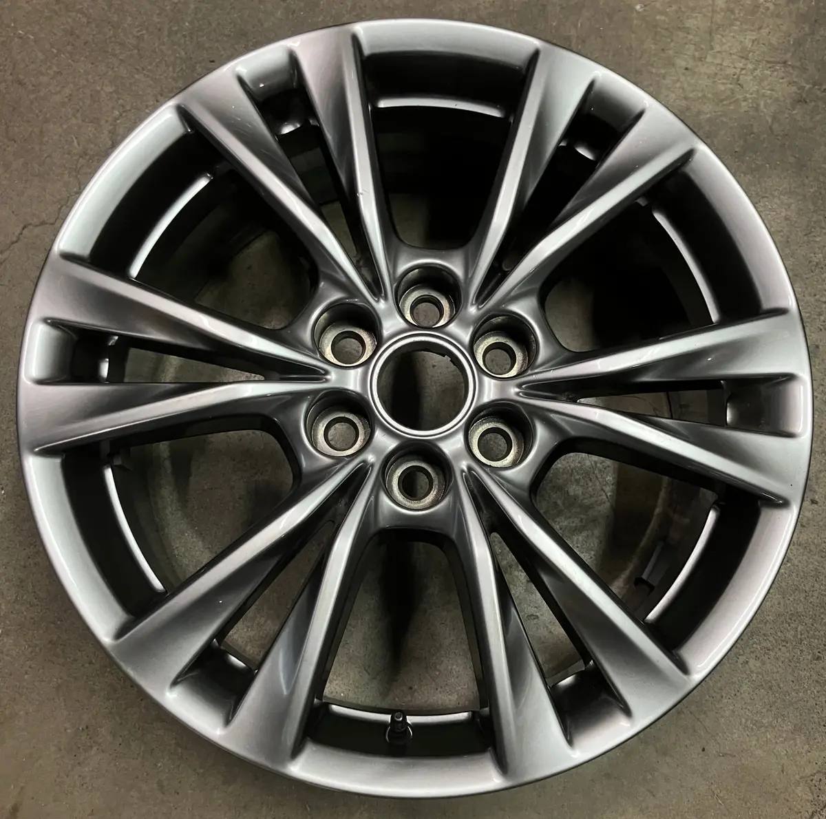 Sold One Single 2023 Cadillac Xt5 Factory 18 Wheel Oem 4870 Rim 84180450 84180797 Hyper Silver 1