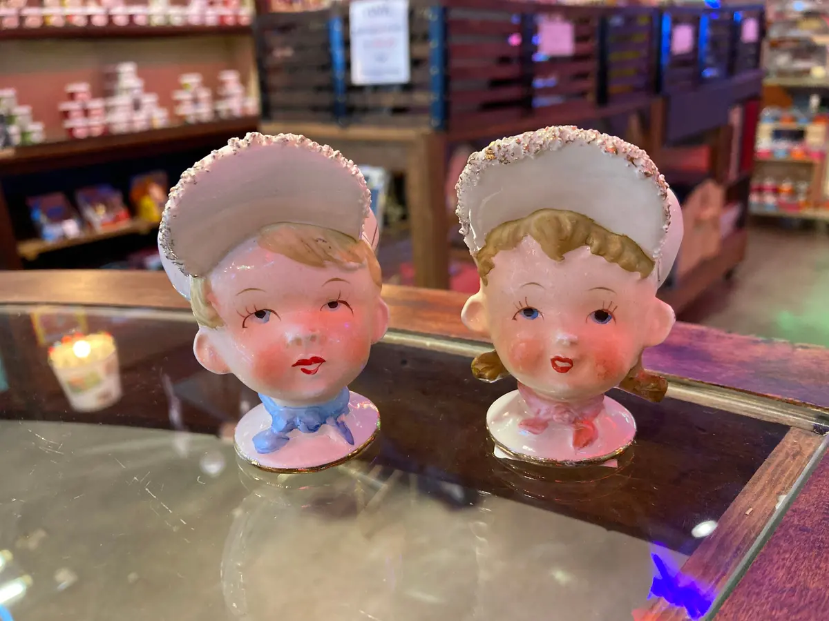 Boy & Girl Faces  In White Hats Salt & Pepper Shaker Set 1