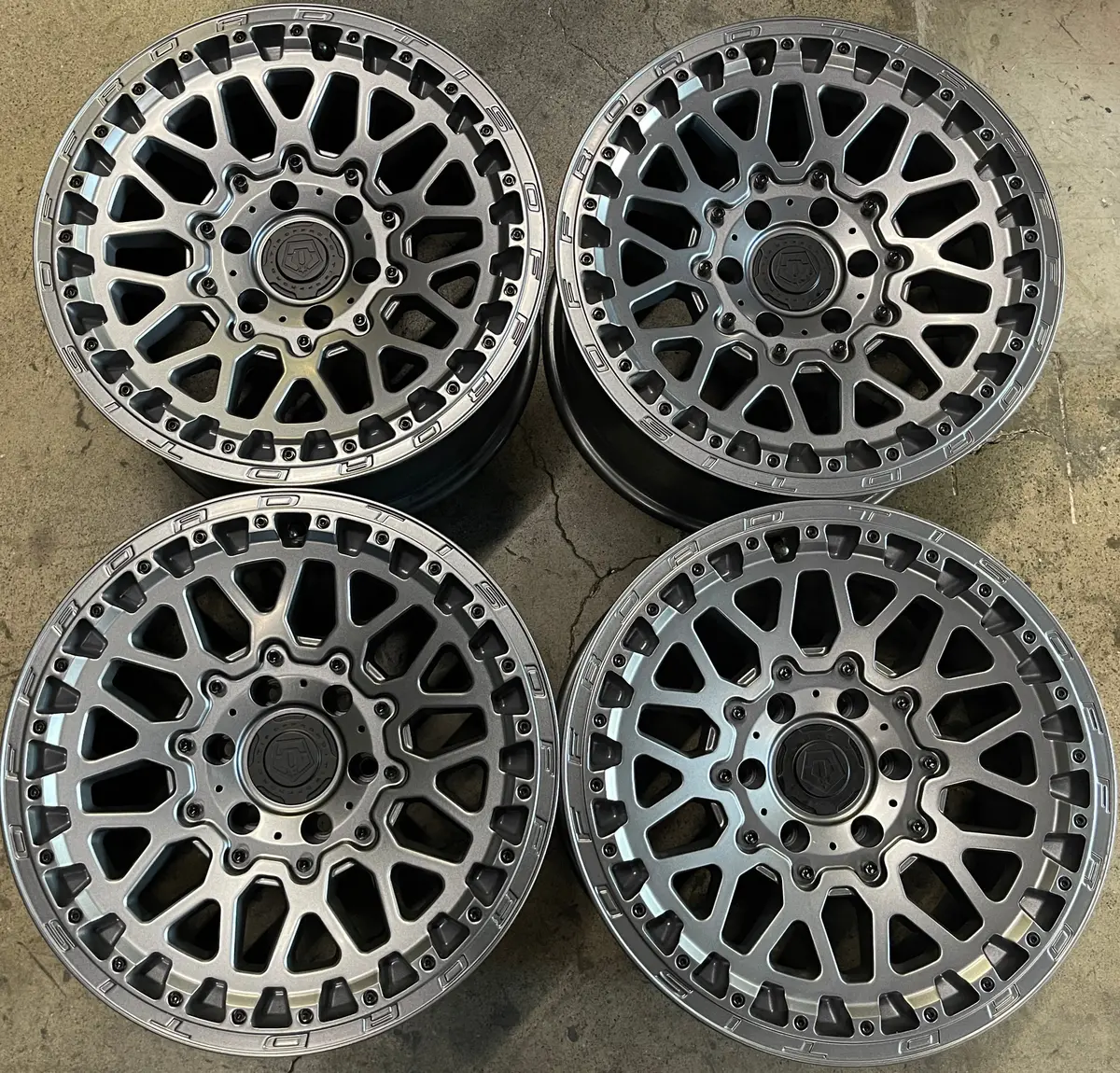 Four Tis 555A 18 Wheels F150 Expedition 18X9.0 +20Mm 6X135 Anthracite 555A-8906320 1