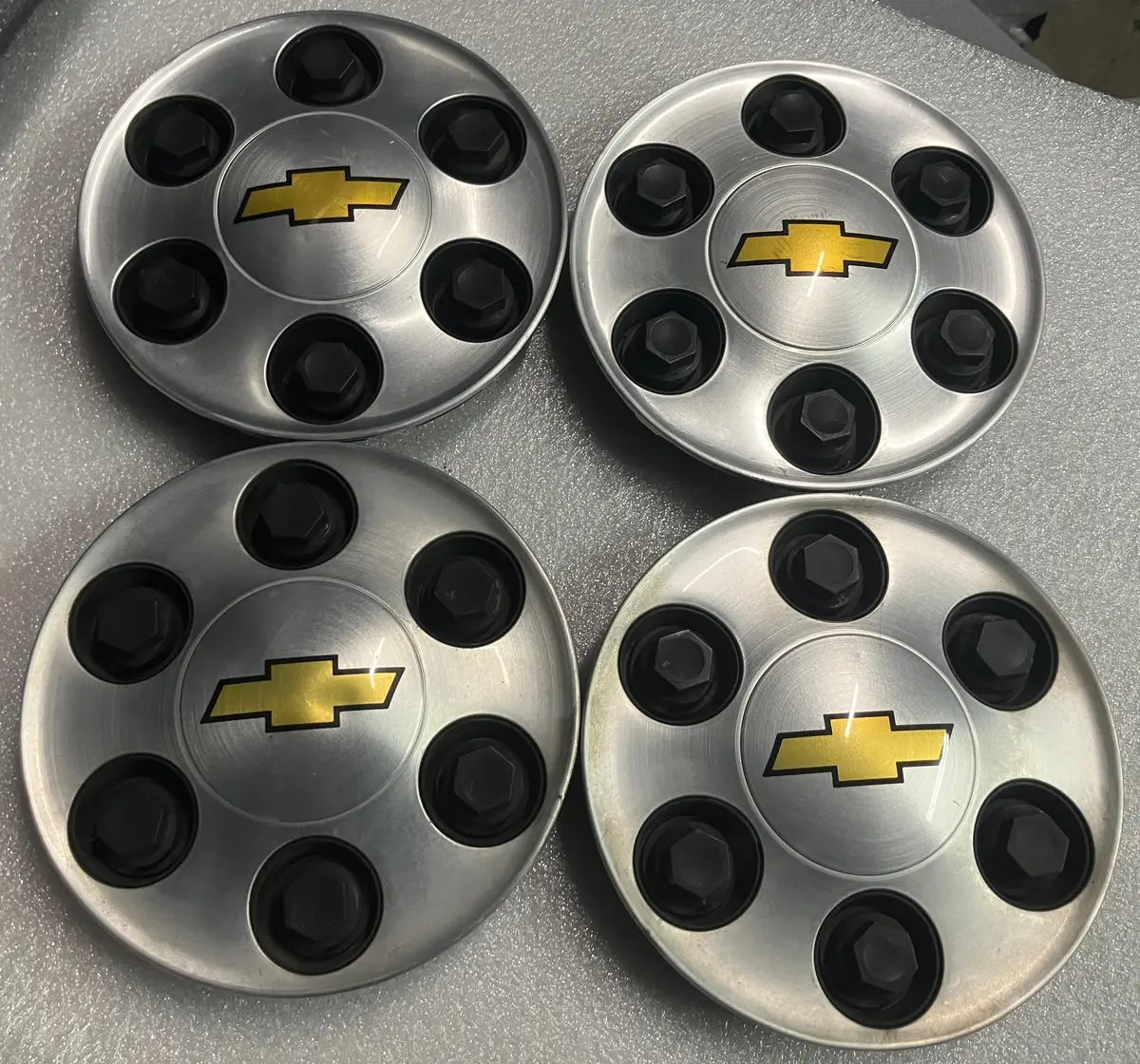Sold Set Of 4 Chevy Silverado Tahoe 1500 Center Caps Pn 9596341 1