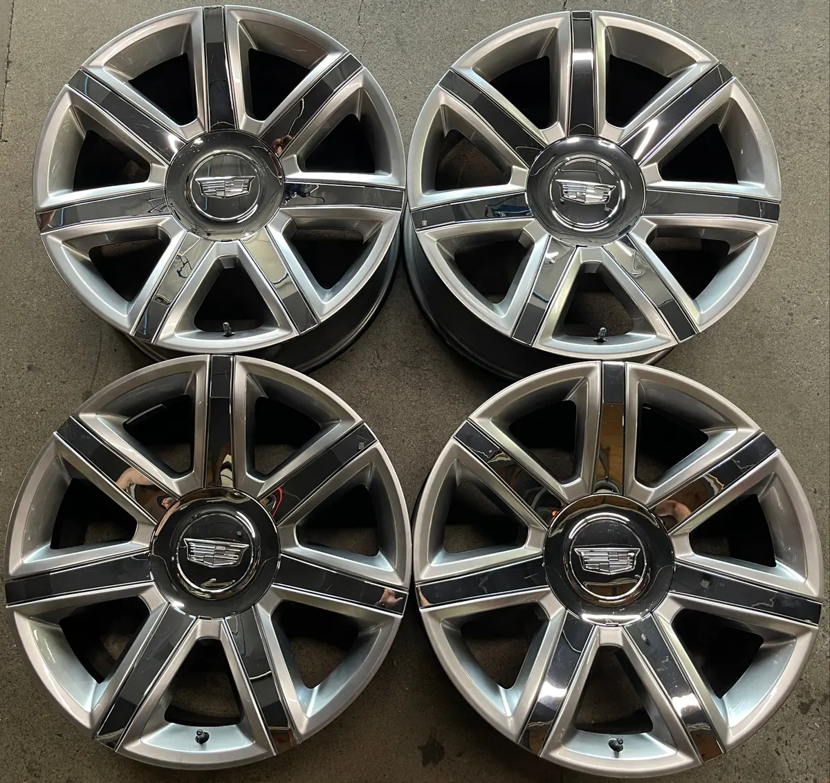 Sold Four 2015-2020 Cadillac Escalade Factory 22 Wheels Oem 4739 Rims 22962909 1
