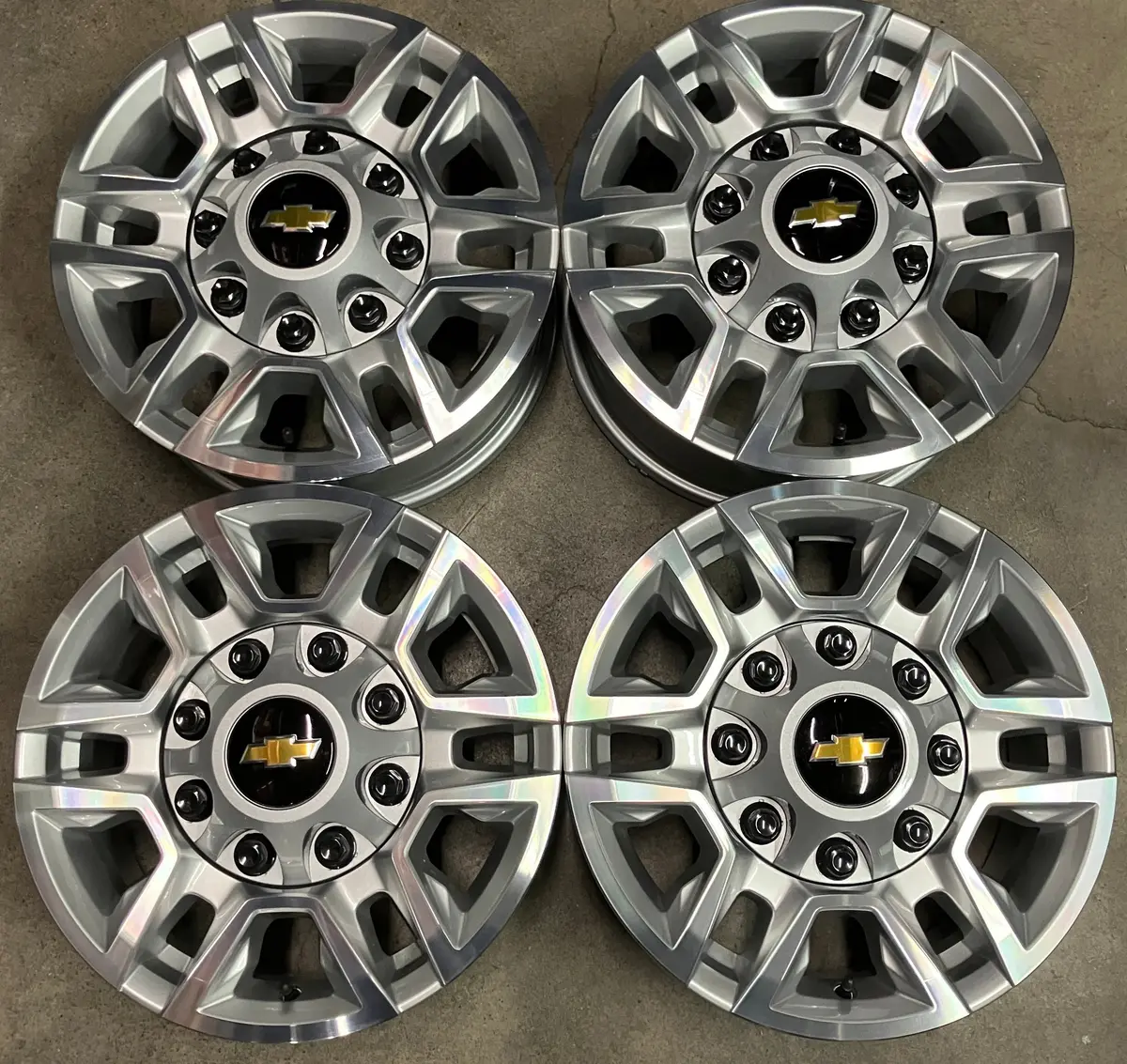 Sold Four 2020-2025 Chevy Silverado Hd2500 Factory 17 Wheels Oem Rims 23377040 1