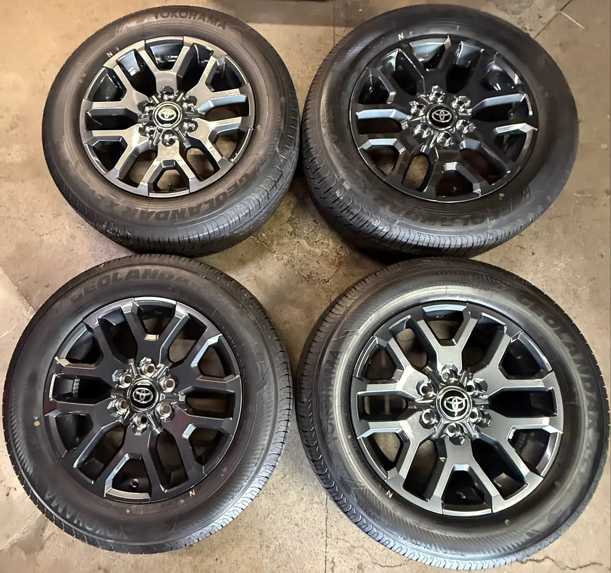 2025 Toyota Tundra Platinum Factory 20 Wheels Tires Oem Rims 75277 Yokohama 1