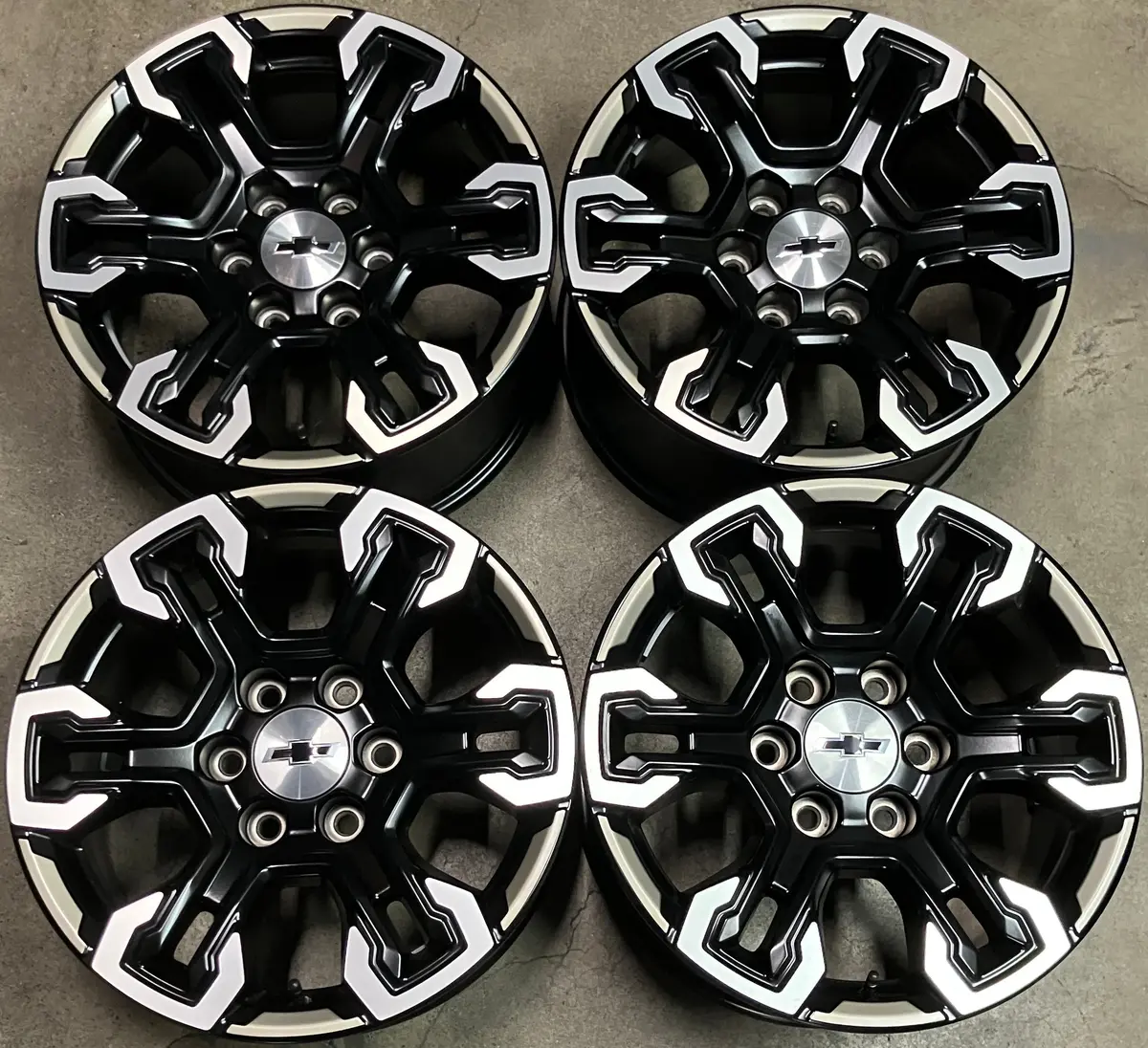 Sold Four 2022-2025 Chevy Silverado Zr2 18" Wheels Oem Rims 84775277 Black 1