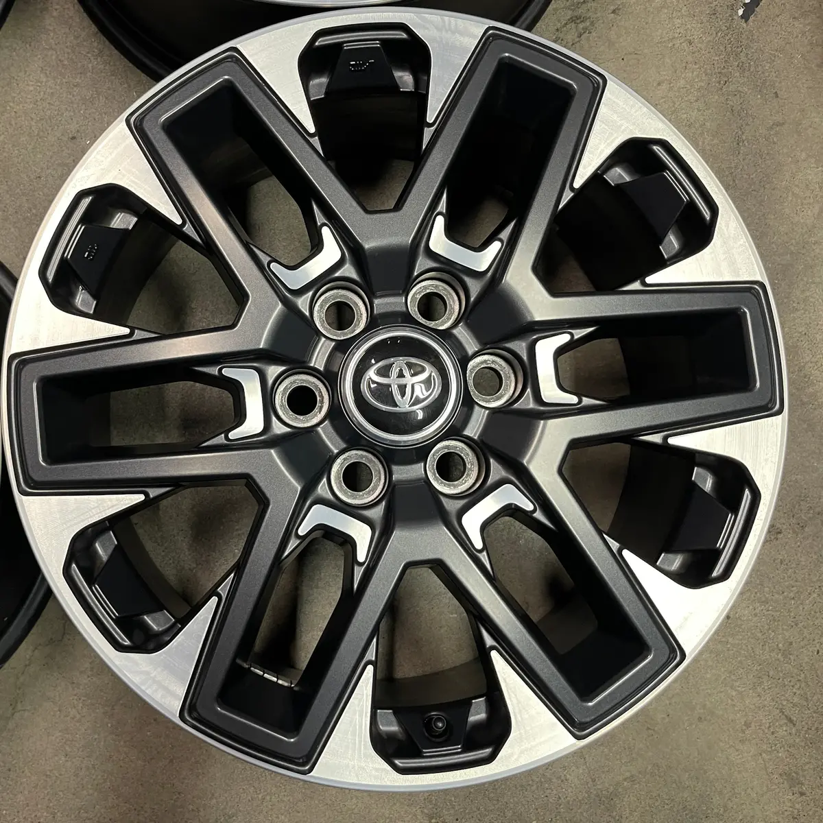 Four 2021-2025 Toyota Tundra Factory 20 Wheels Oem Rims Pt946-34220 2