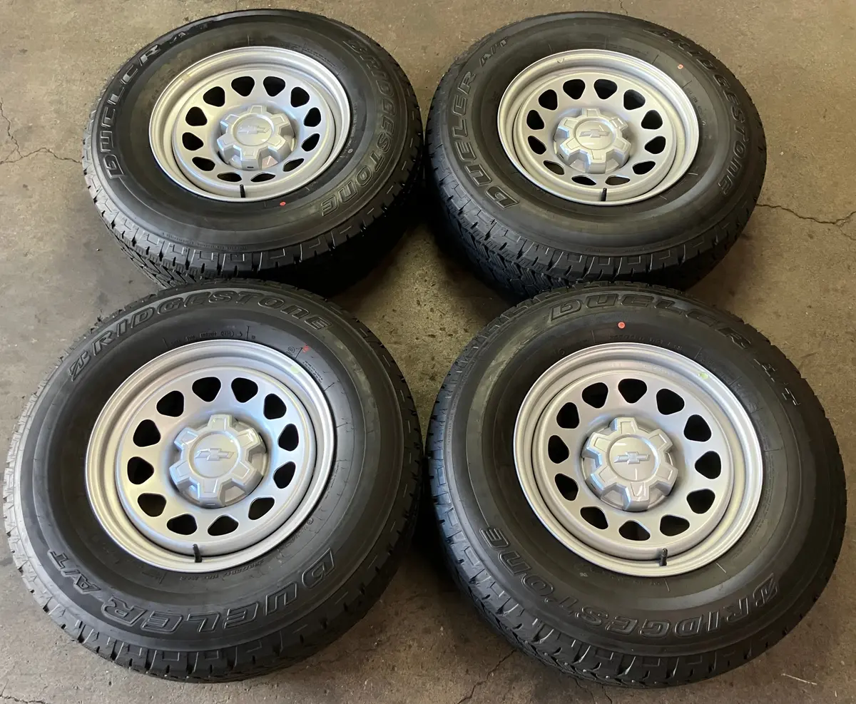 2025 Chevy Silverado 1500 Factory Steel Wheels Tires Rims 8130 Oem Bridgestone At 255/75/17 1