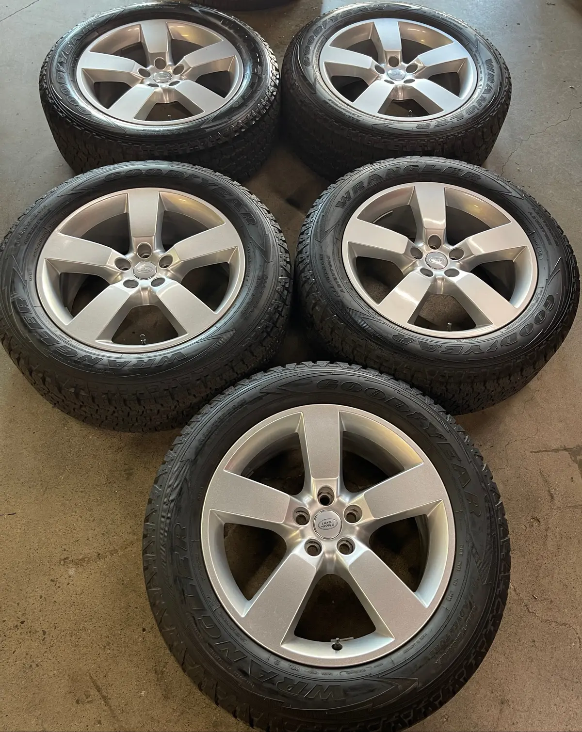 Five 2024 Land Rover Defender Factory 20 Wheels Tires Rims Oem Silver Goodyear At 5098 1