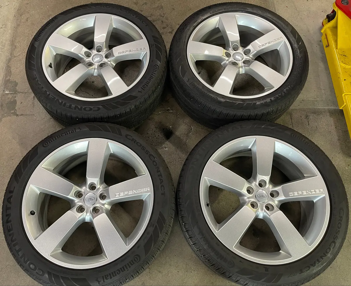 Sold Four 2024 Land Rover Defender Factory 22 Wheels Tires Rims 5098 Oem L8bm1007ac 1