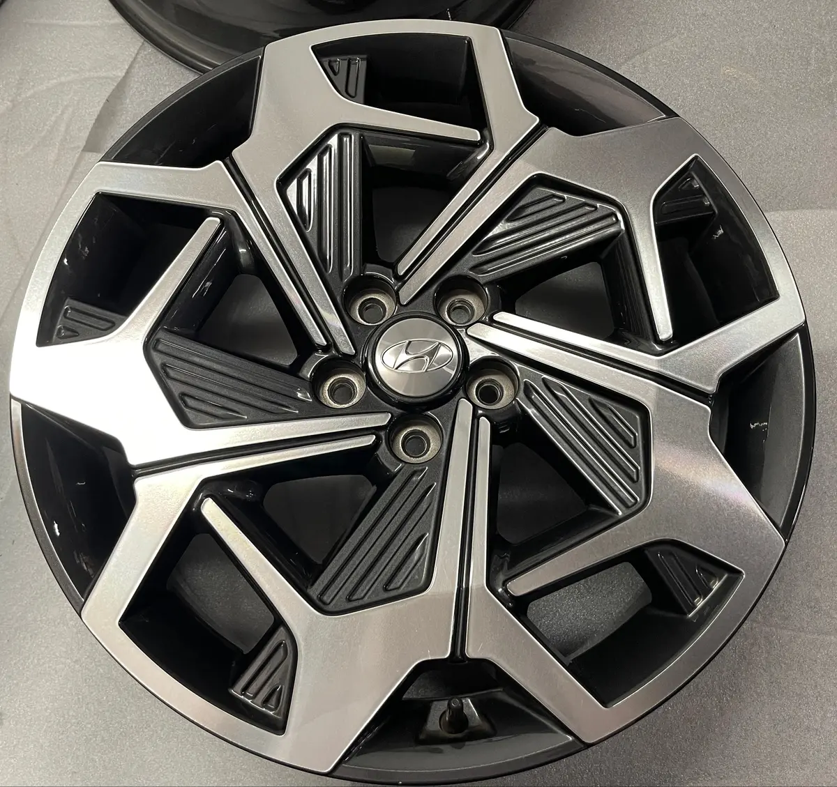 Sold Single 2022 Hyundai Palisade Factory 20 Wheel Oem Rim 52910S8350 1