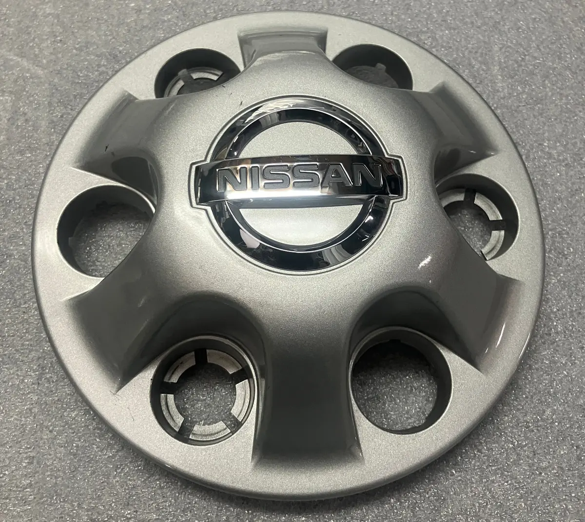 Single Oem Nissan Titan Armada Center Cap 2004-2022 40315 7S000 1