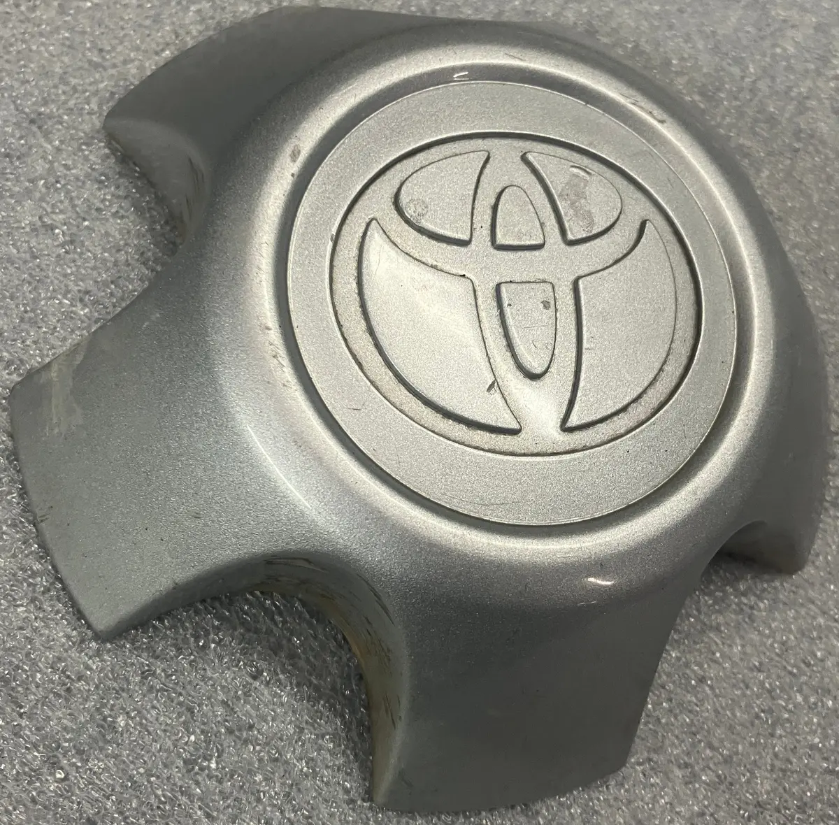 Sold One Single Oem Silver Center Cap For 2005-2015 Tacoma 15 1