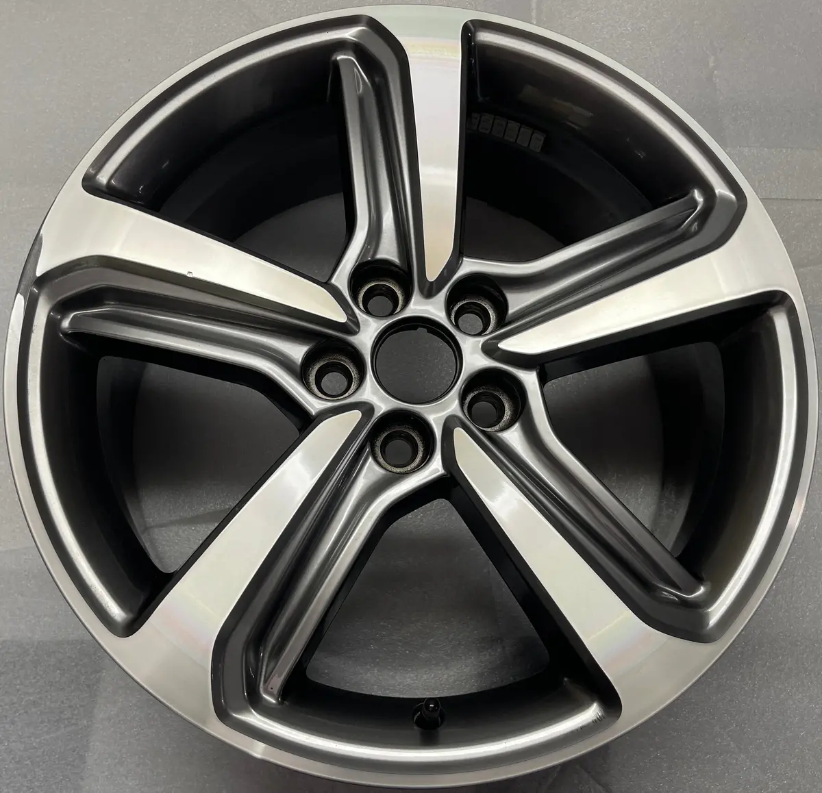 One Single 2019-2024 Ford Edge Factory 18 Wheel Oem 10193 Rim Kt4c1007b1c 5X108 1