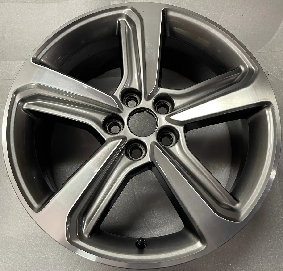 One Single 2019-2024 Ford Edge Factory 18 Wheel Oem 10193 Rim Kt4c1007b1c 5X108 1