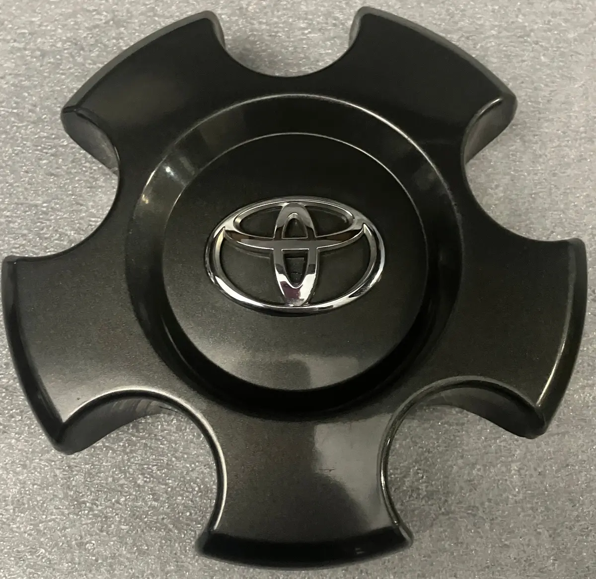 One 2014-2017 Toyota Tundra 20" Wheel Center Cap 4260B0c050 75159 Dark Charcoal 1
