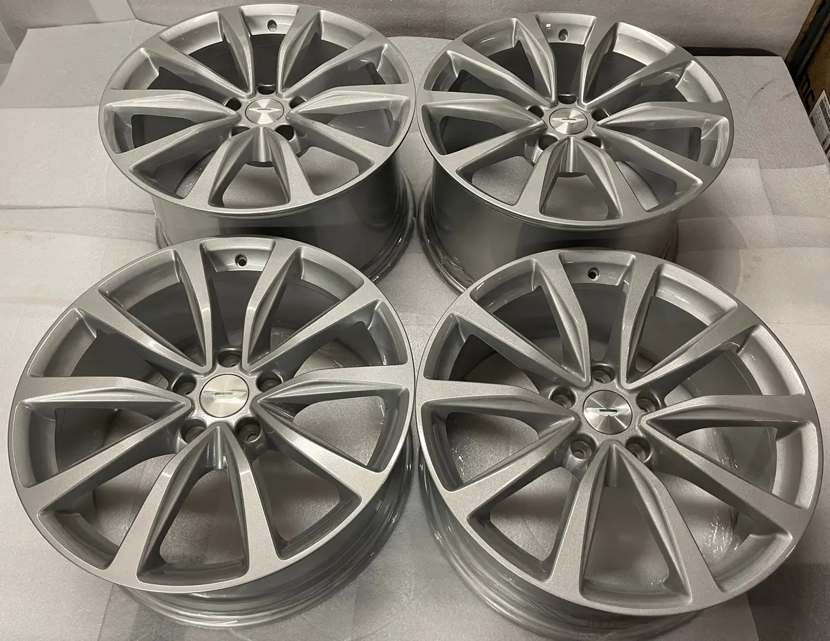 Four 2018 Aston Martin Db11 Factory 20 Wheels Oem Rims 5X128 20X9 20X11 1