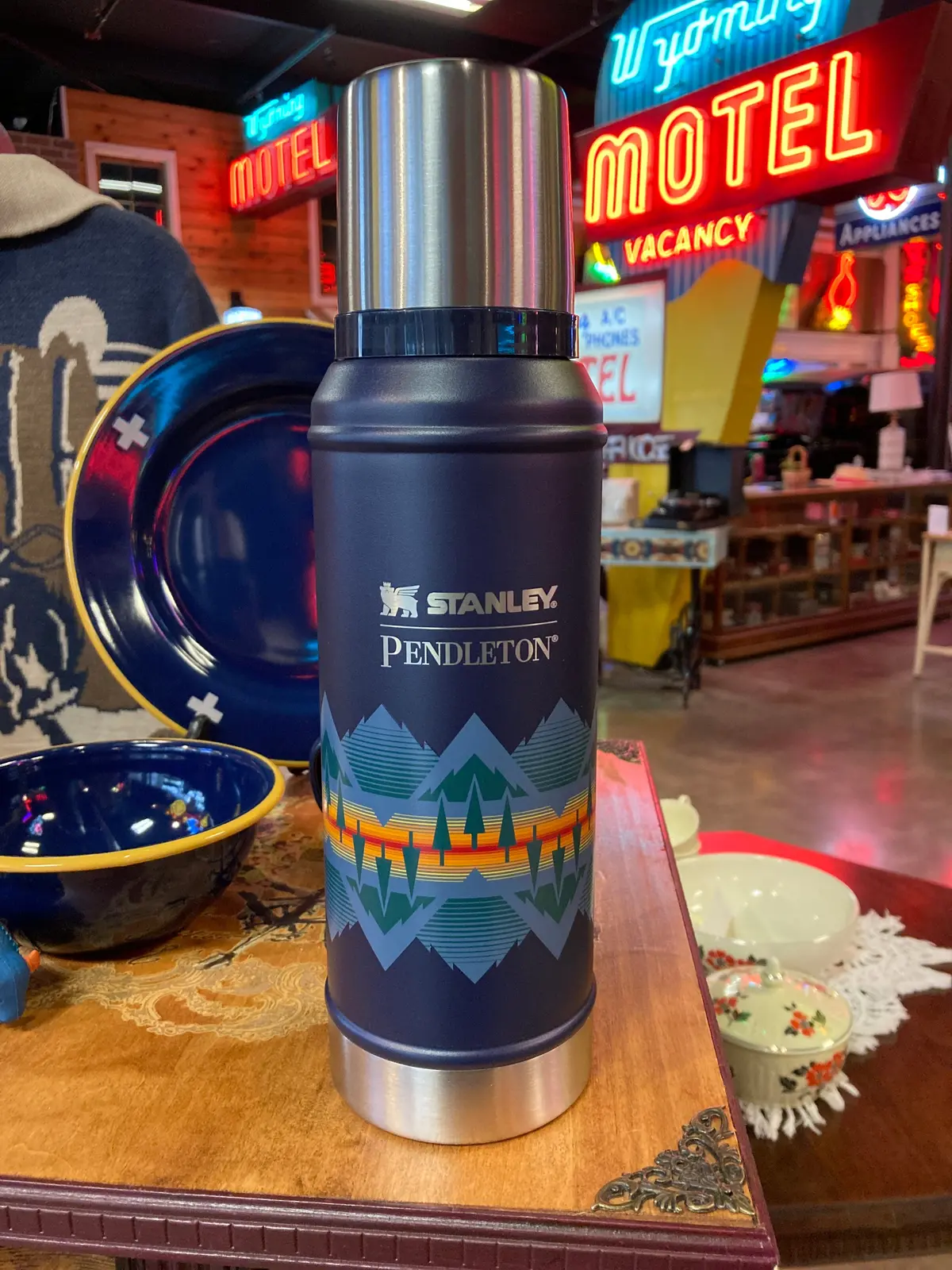 Pendleton Wildland Heroes Stanley Classic Insulated Bottle 1