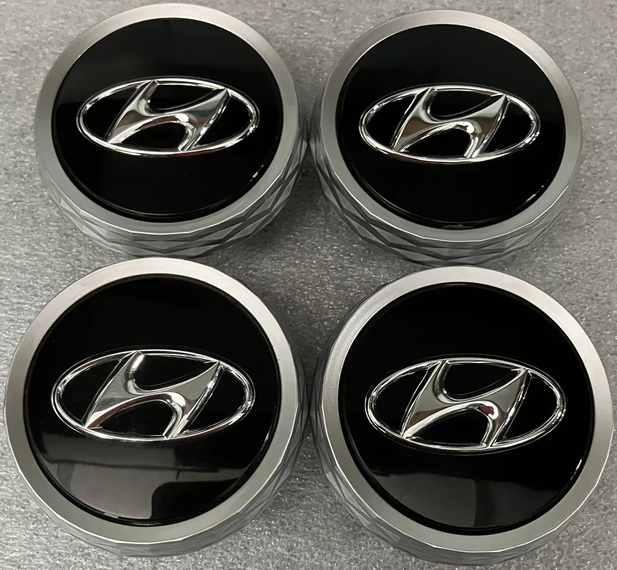 Set Of 4 Genuine Factory Oem Hyundai Palisade Factory Oem Center Caps 52960-L1200 1