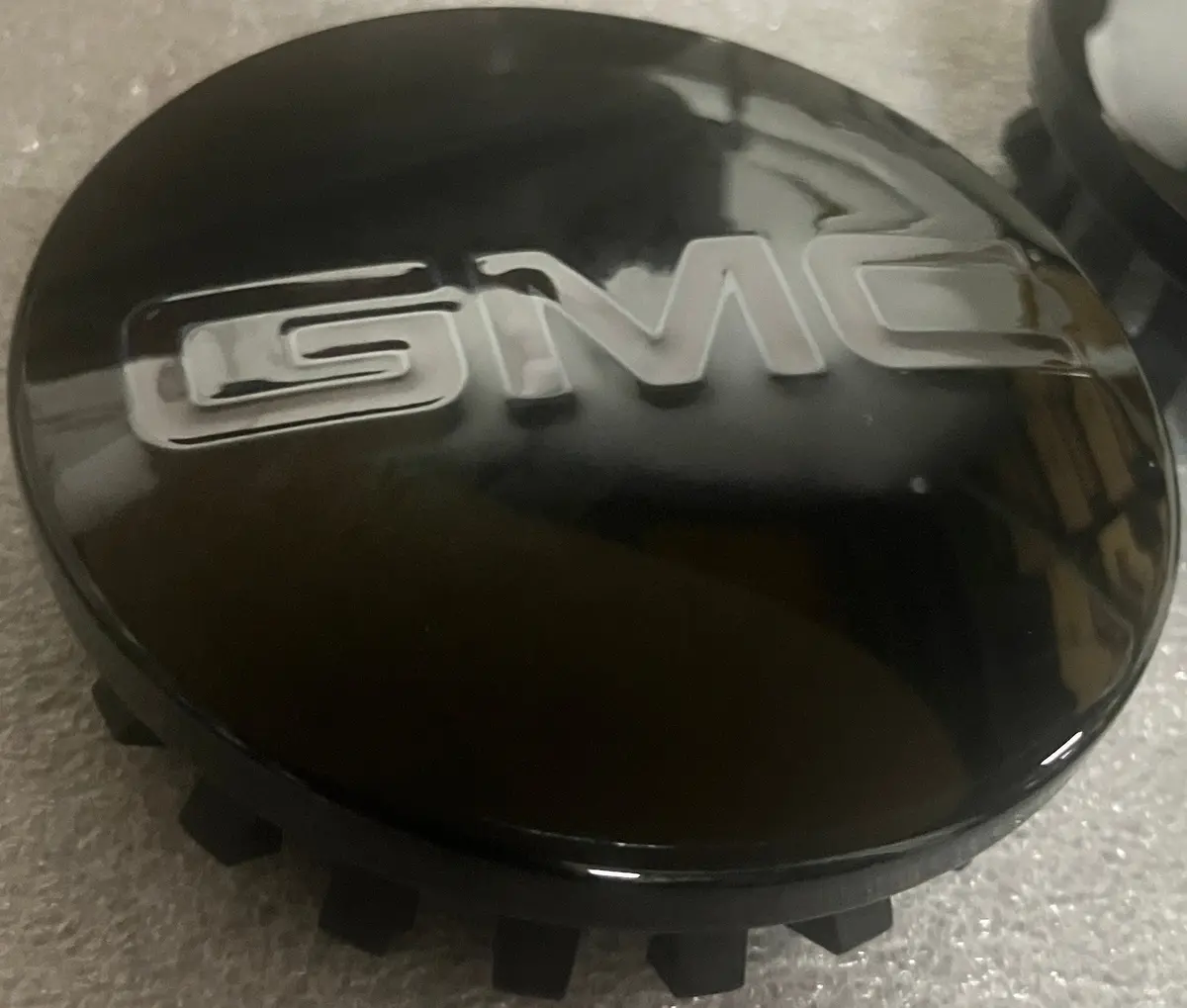 Set Of 4 Authentic Oem 2026 Gmc Ghost Sierra Yukon 1500 Center Caps 3.5" Oem 1