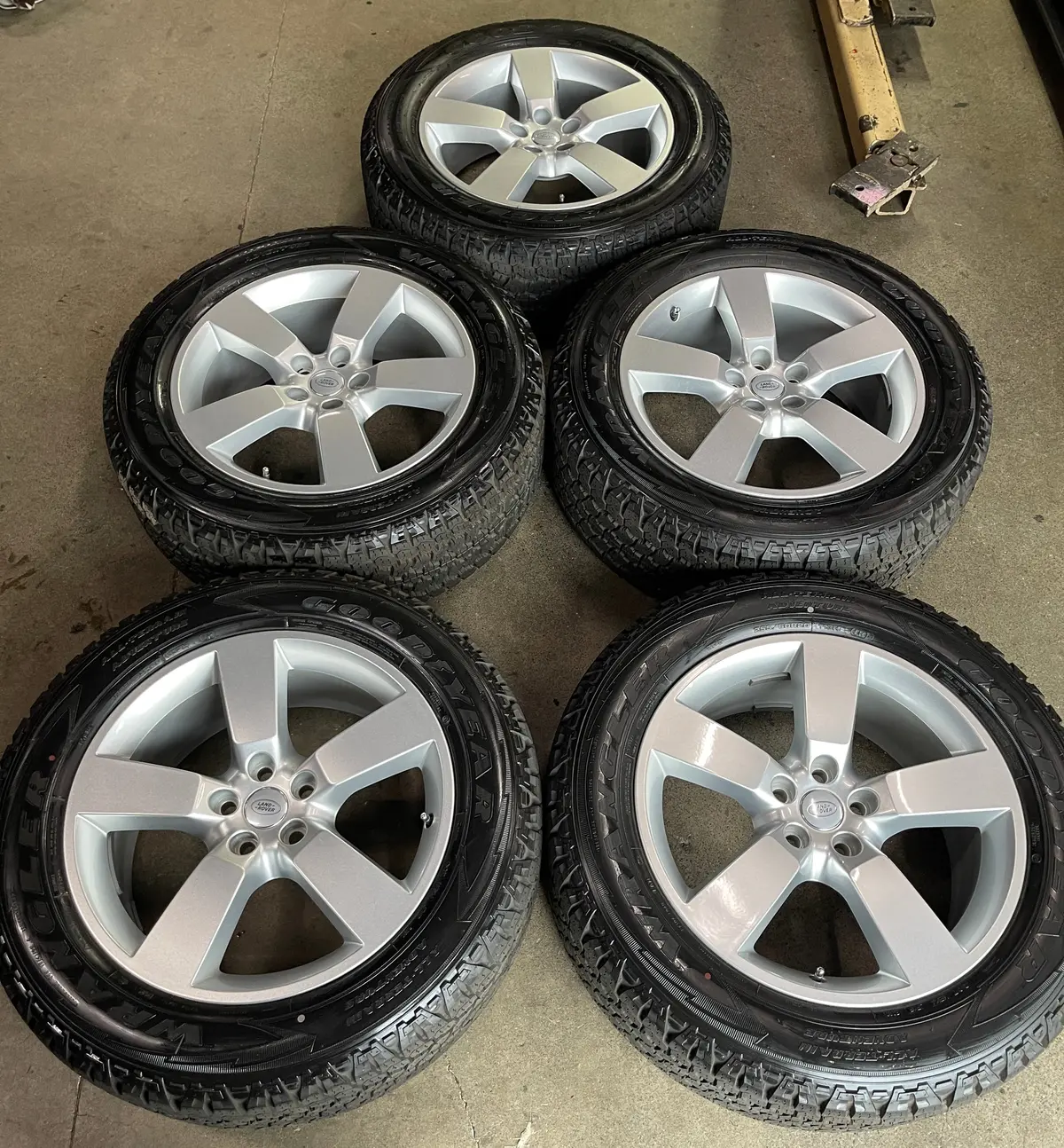 Sold Five 2024 Land Rover Defender Factory 20 Wheels Tires Rims Oem Silver Goodyear At 5098 1
