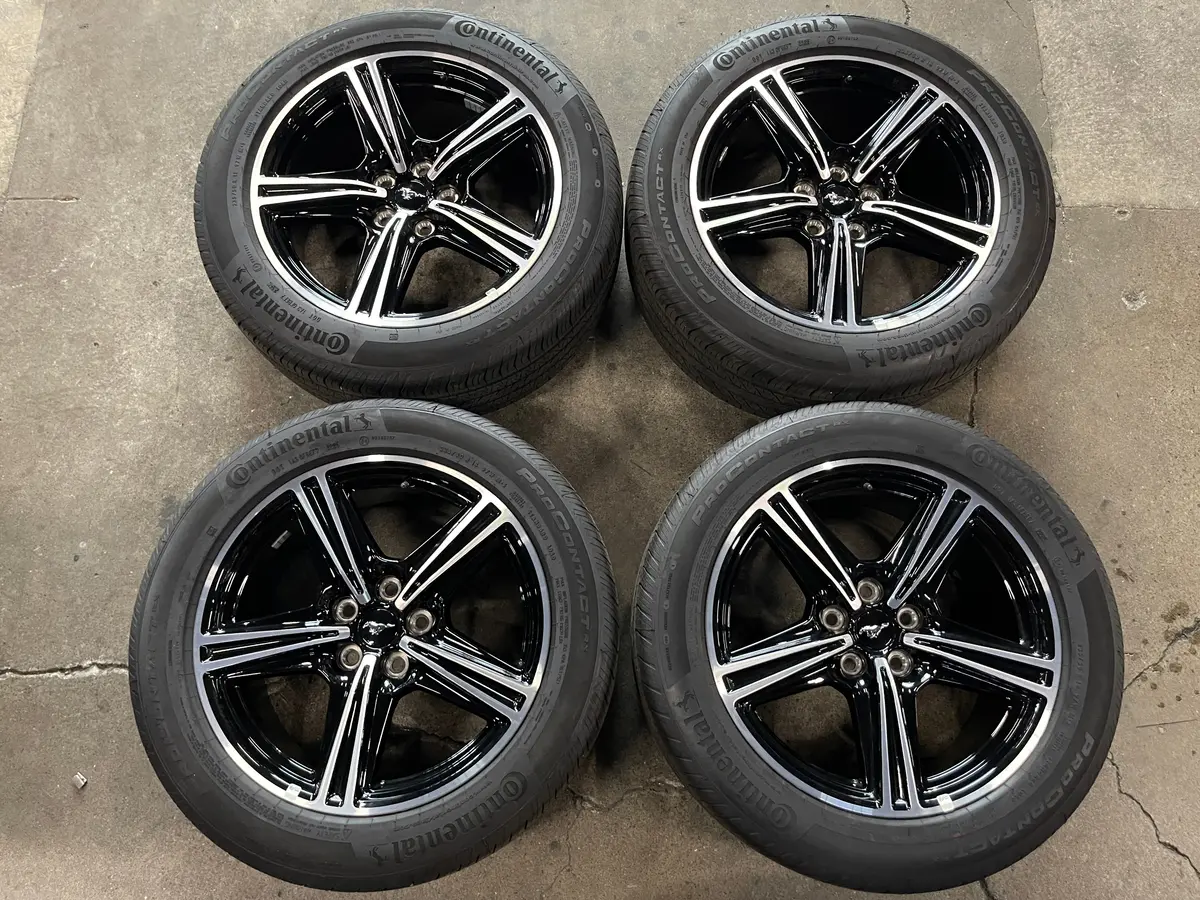 Sold 2025 Ford Mustang Gt Factory 18 Wheels Tires Rims Oem Pr3c1007aa 235/50/18 Continental 1