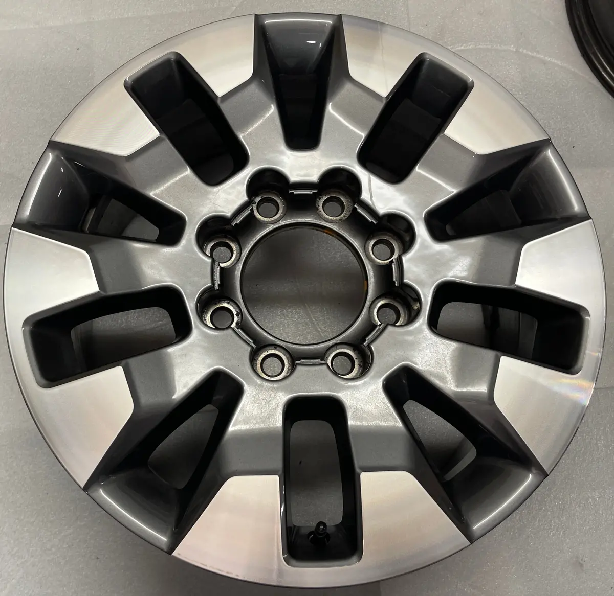 Sold One Single 2025 Chevrolet Silverado 2500 Machined Grey 20 Wheel Rim 14032 Oem 84742718 1