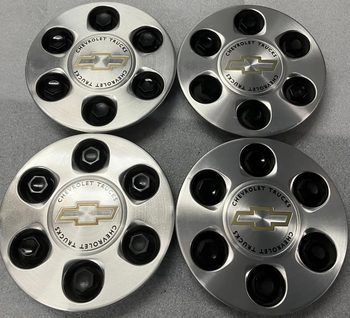 Sold Set Of Four Chevy Silverado Tahoe 1500 Oem Factory Center Caps Pn 15712387 5073 1
