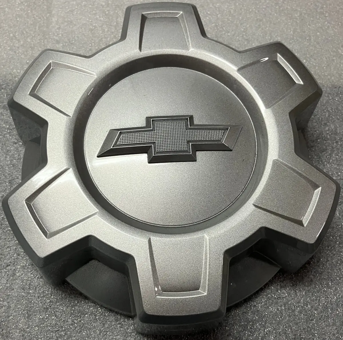 One 2019 2020 2021-22 2023 2024 2025 Chevy Silverado 1500 Center Cap Steel Wheel 1