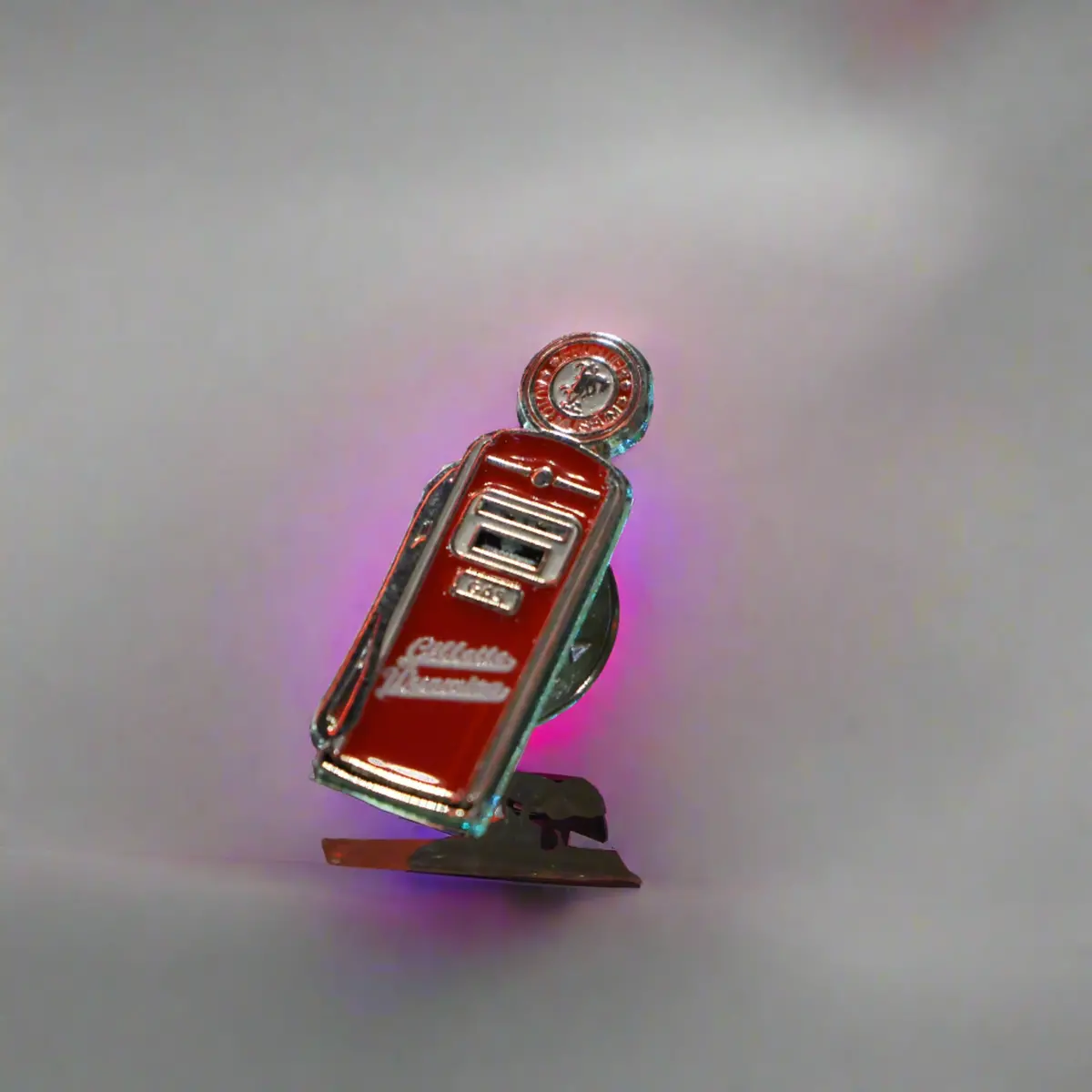 Bennett Frontier Auto Museum Gas Pump Lapel Pin 1