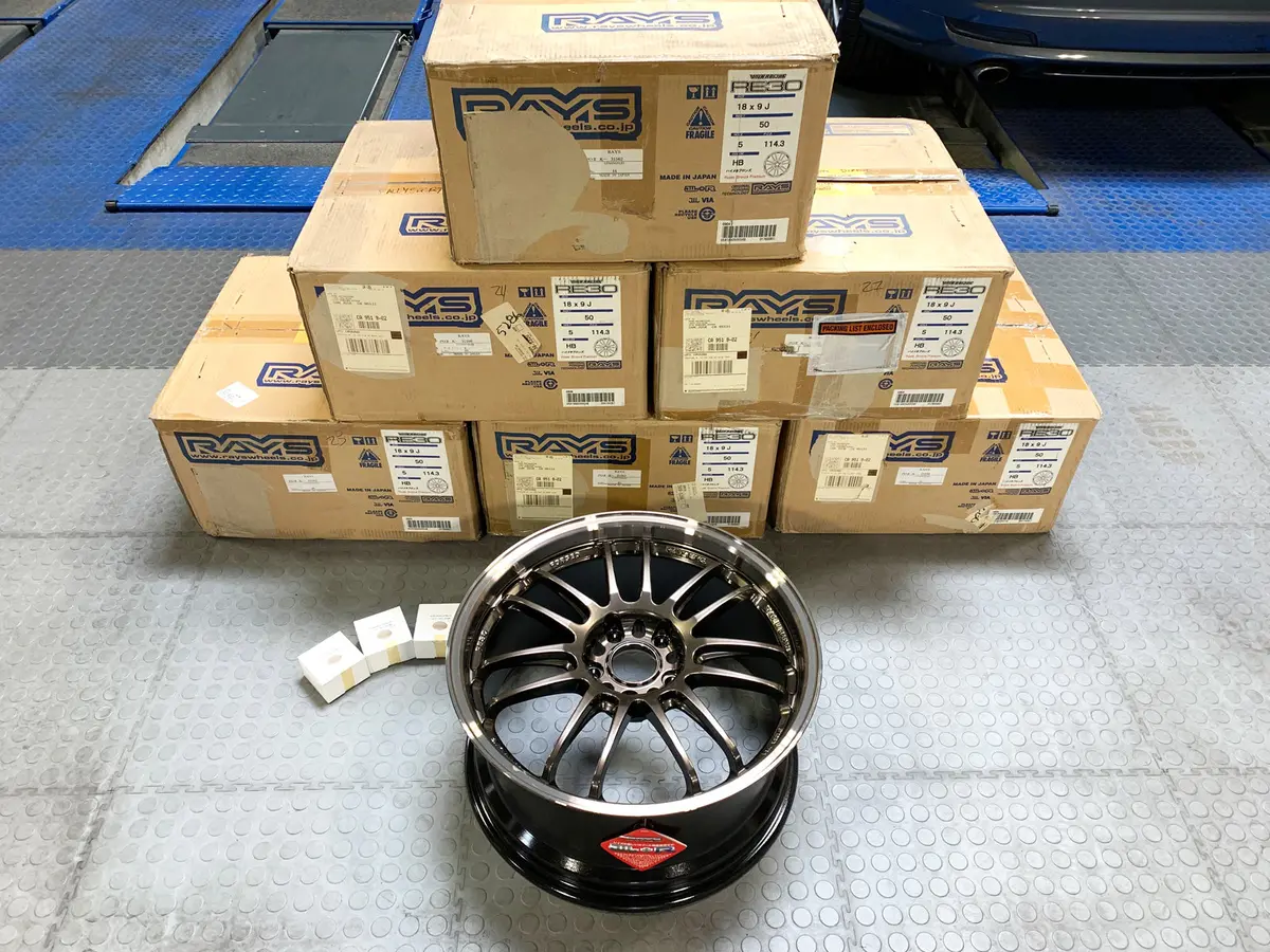 Brand New Volk Racing Re30 Forged Wheels - Hyper Bronze 1