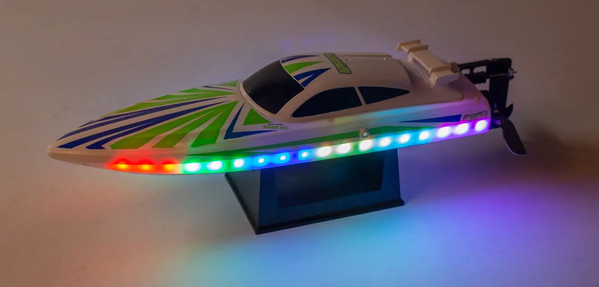 The Rage Rc Lightwave 400Bl Rtr Boat 1
